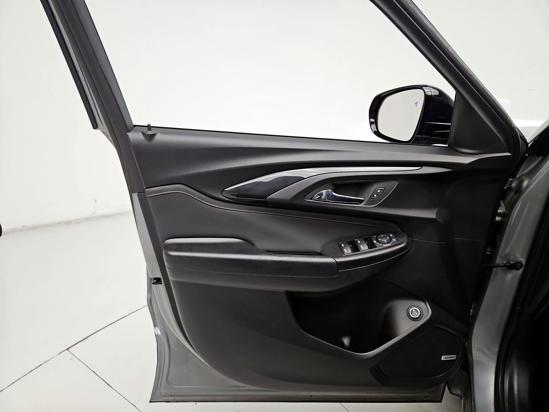 Thumbnail: 2023 Chevrolet TrailBlazer - 12