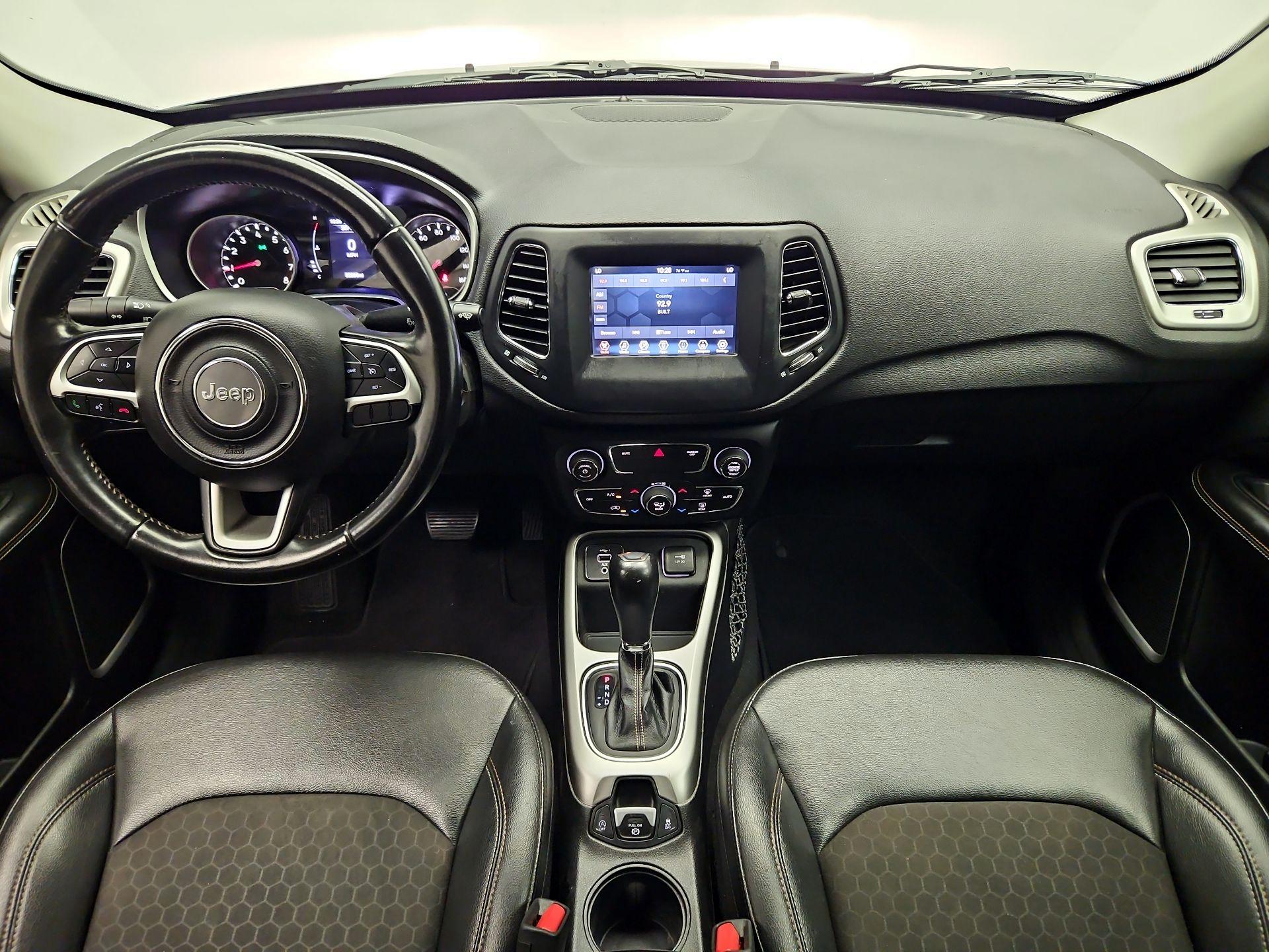 Thumbnail: 2020 Jeep Compass - 9