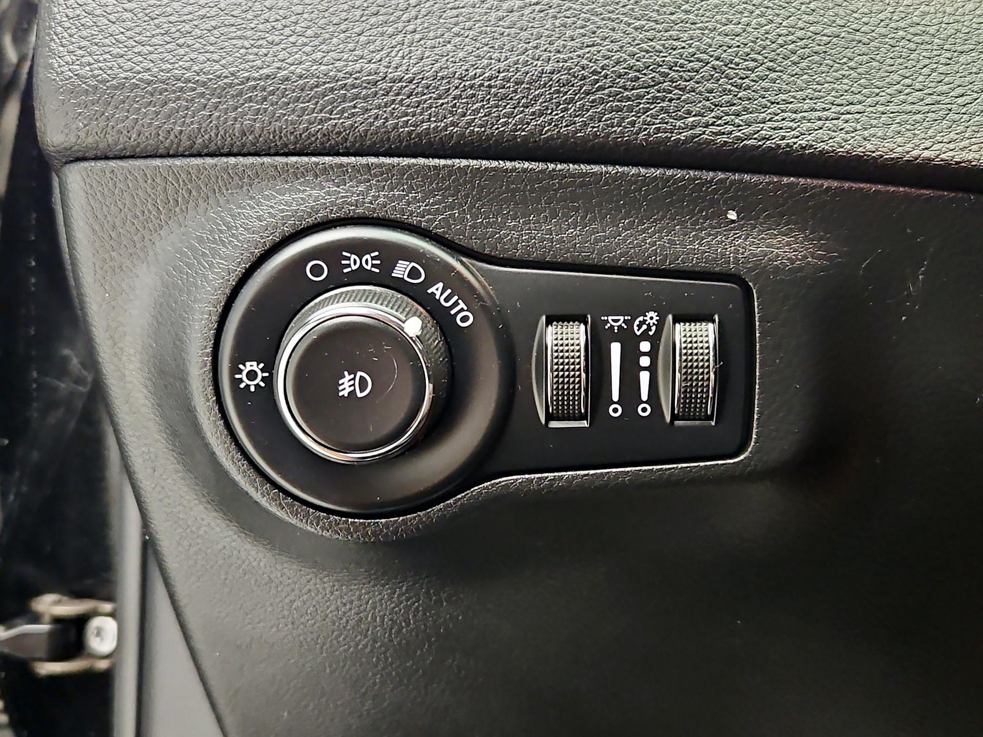 Thumbnail: 2020 Jeep Compass - 13