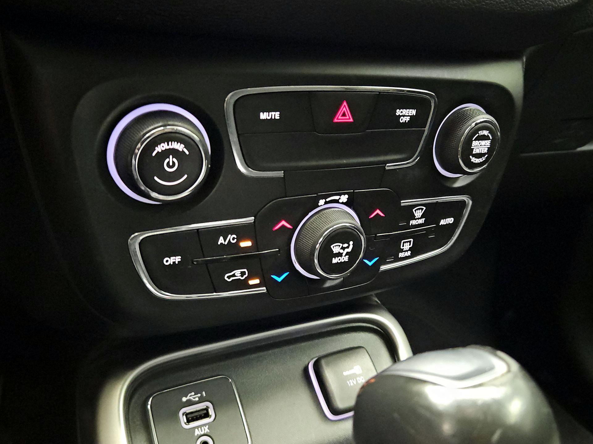 Thumbnail: 2020 Jeep Compass - 16