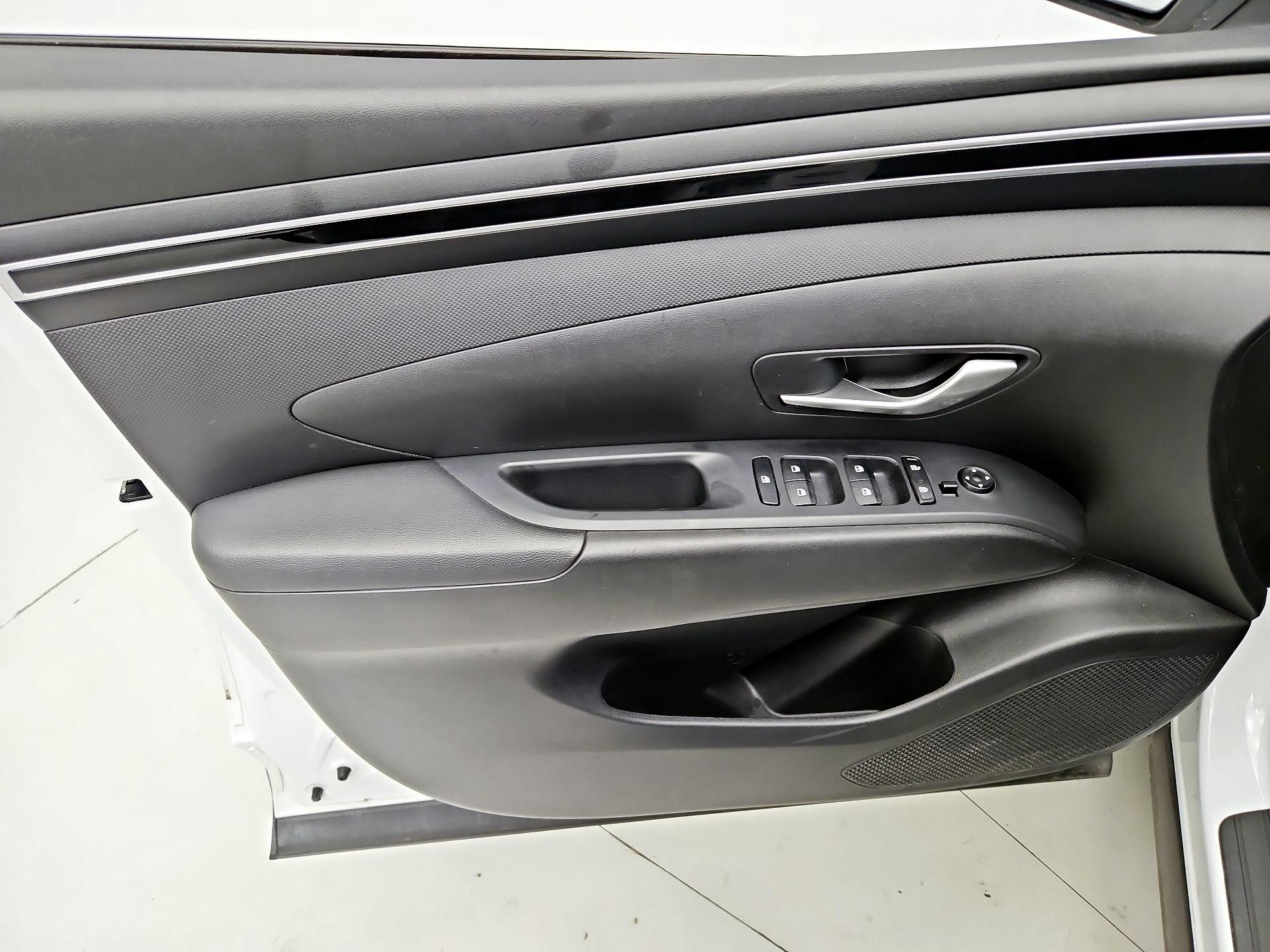 Thumbnail: 2022 Hyundai Tucson - 12