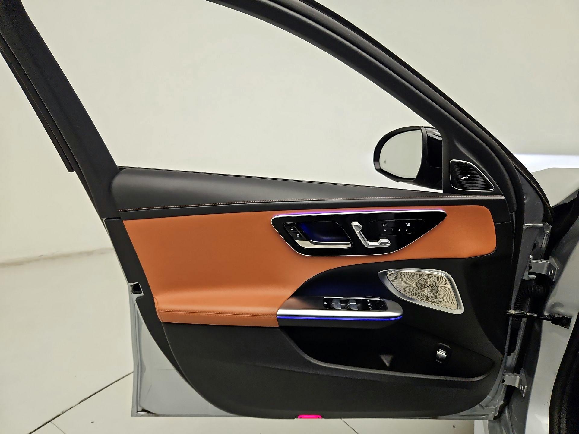 Thumbnail: 2023 Mercedes-Benz C-Class - 12