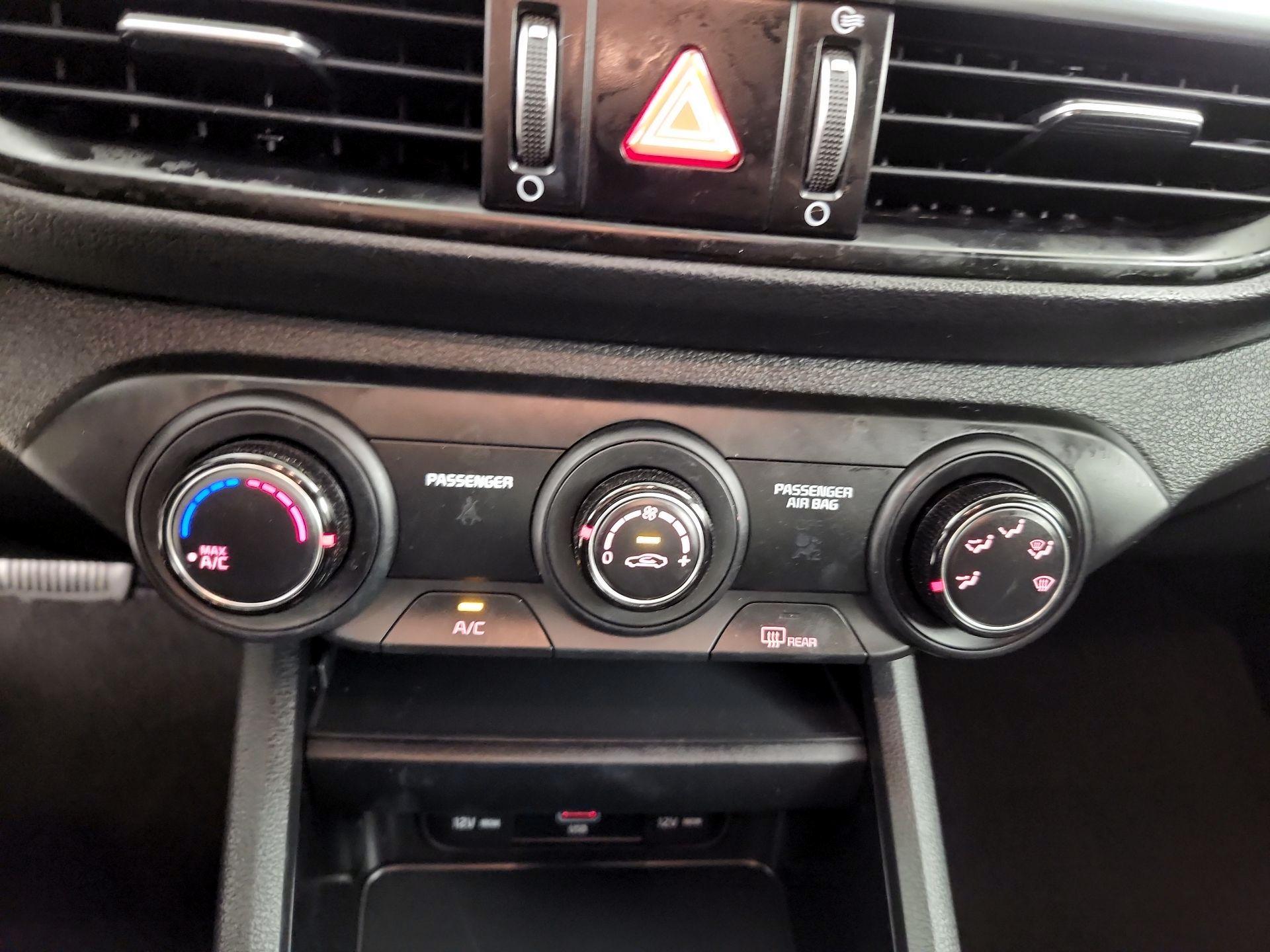 Thumbnail: 2023 Kia Forte - 16