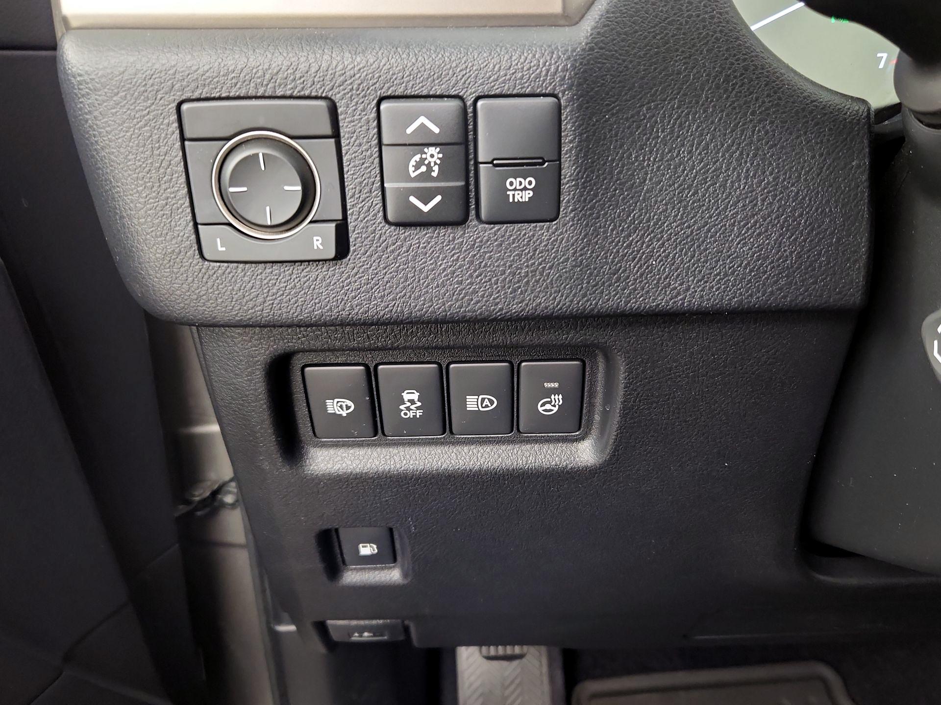 Thumbnail: 2021 Lexus GX - 13