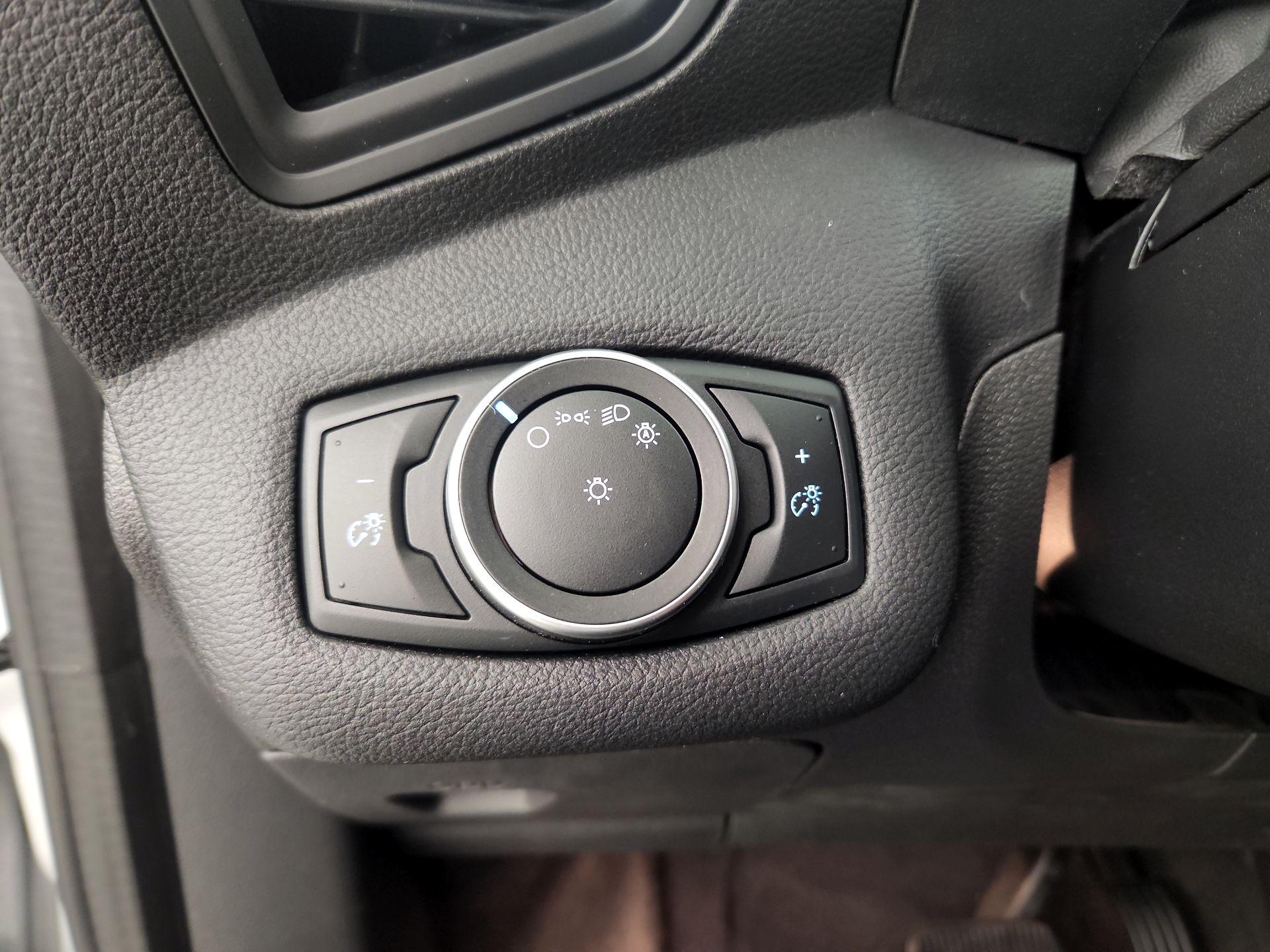 Thumbnail: 2017 Ford C-Max - 13