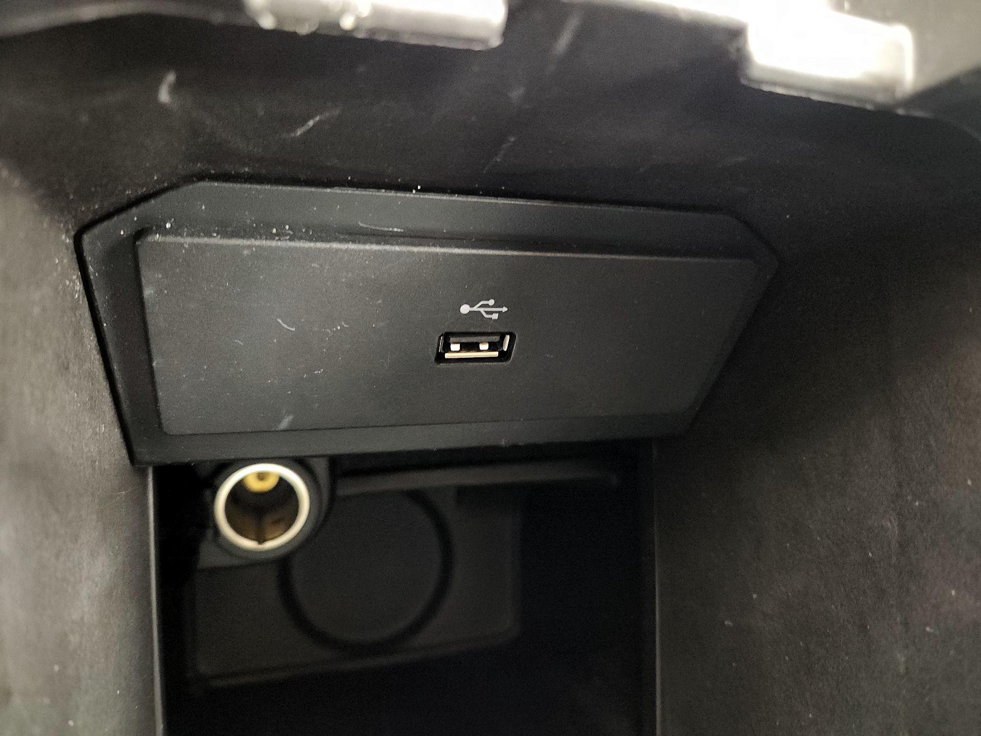 Thumbnail: 2017 Ford C-Max - 18