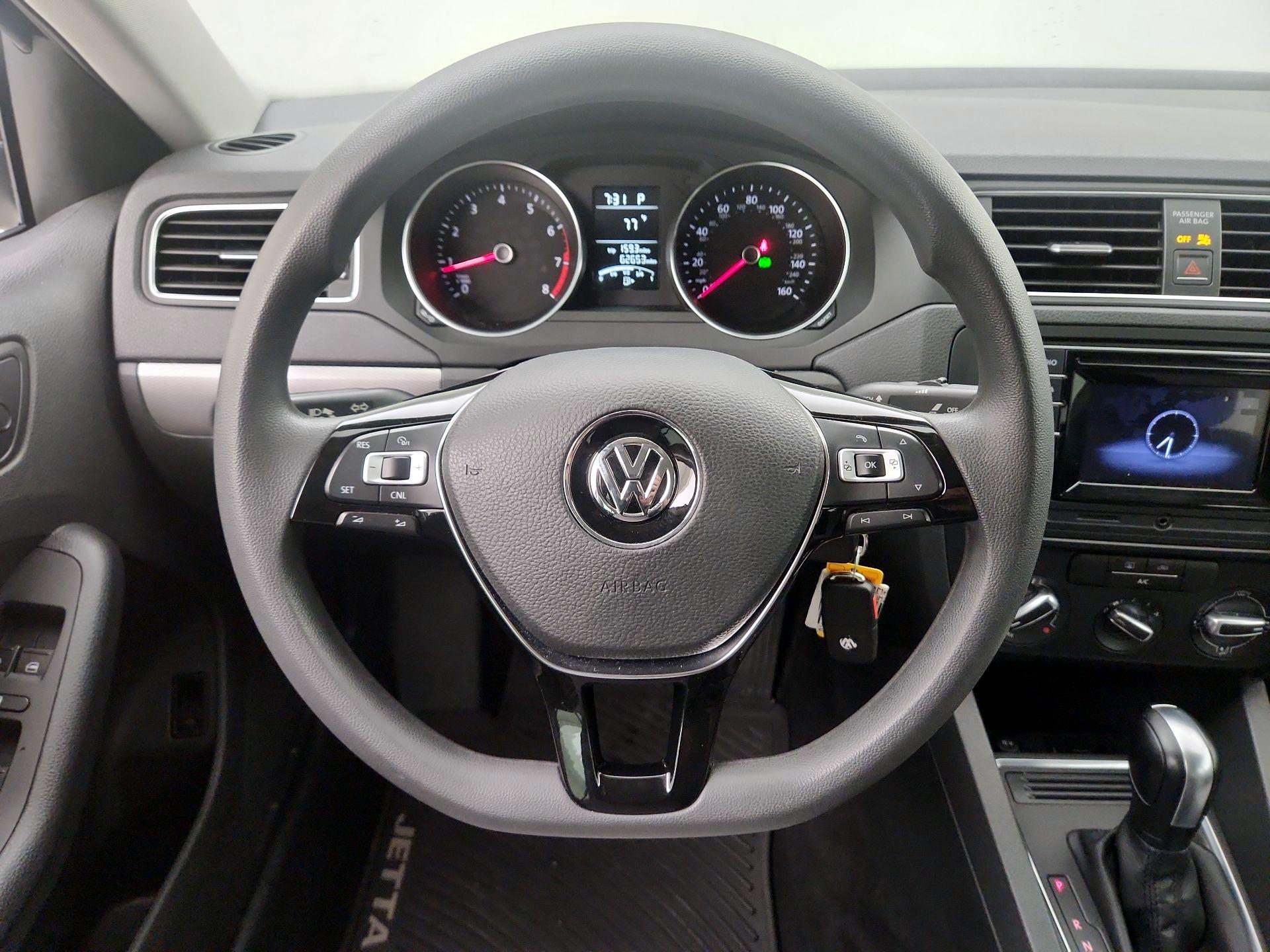 Thumbnail: 2018 Volkswagen Jetta - 10
