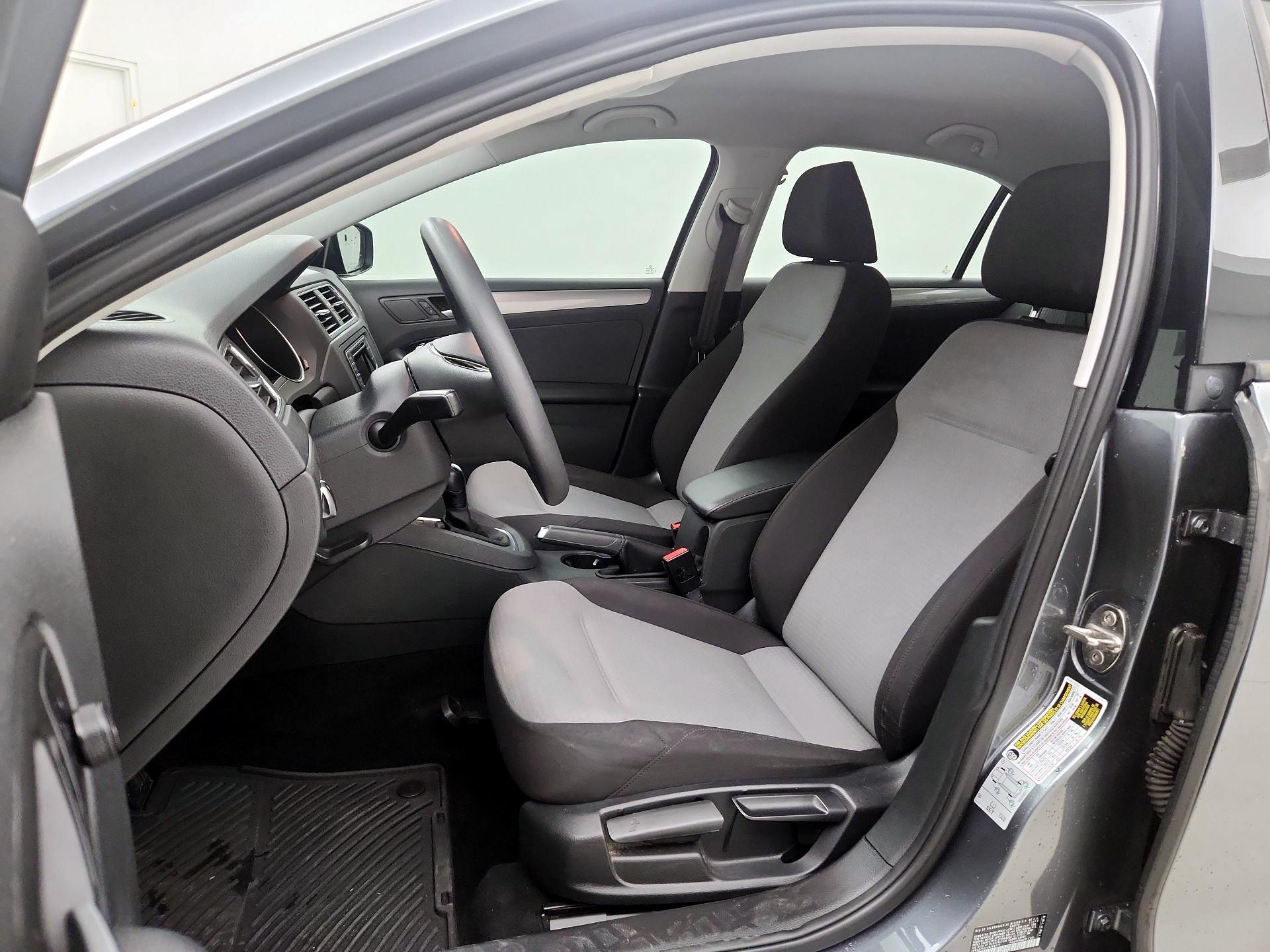 Thumbnail: 2018 Volkswagen Jetta - 11