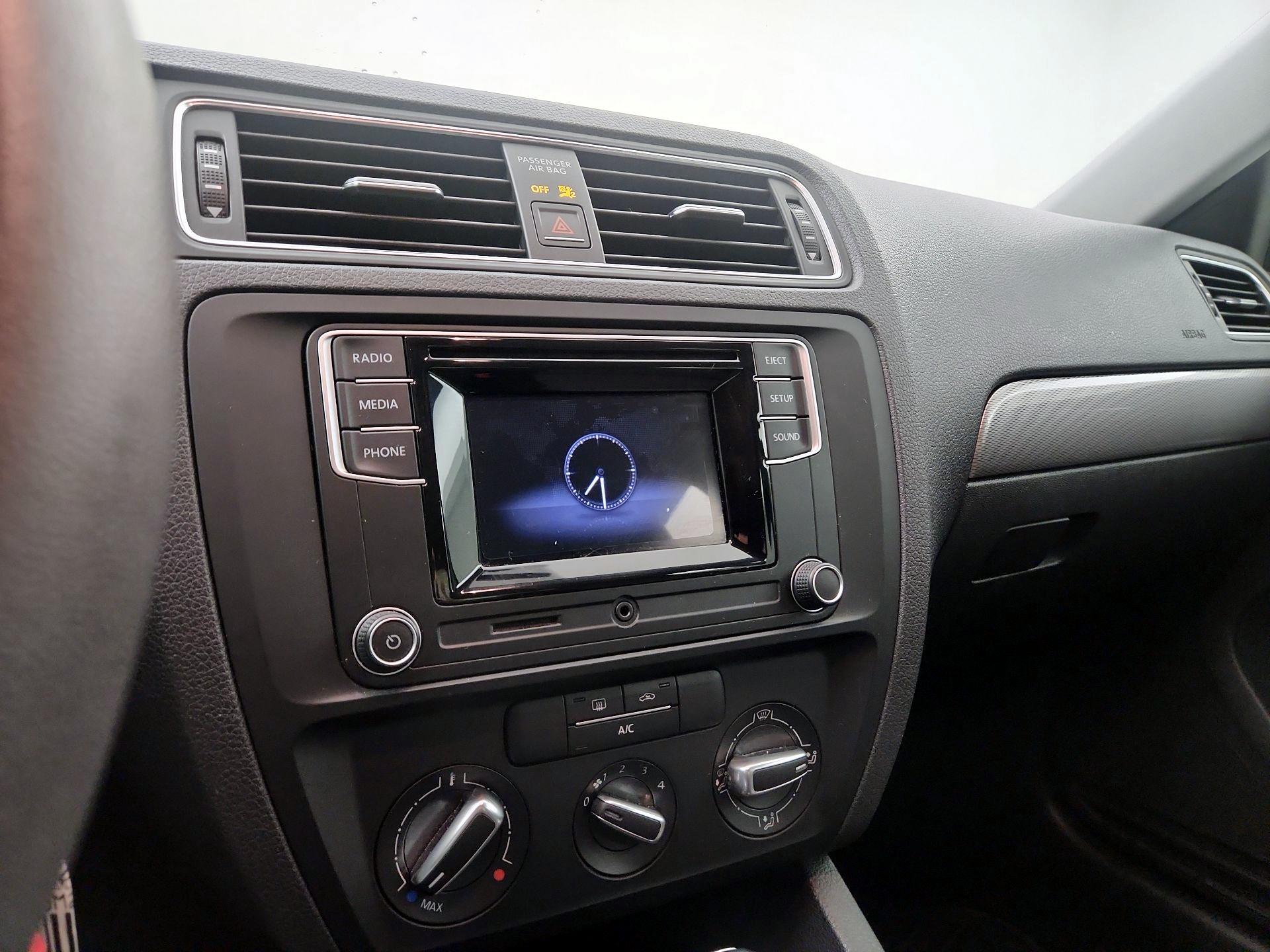 Thumbnail: 2018 Volkswagen Jetta - 13