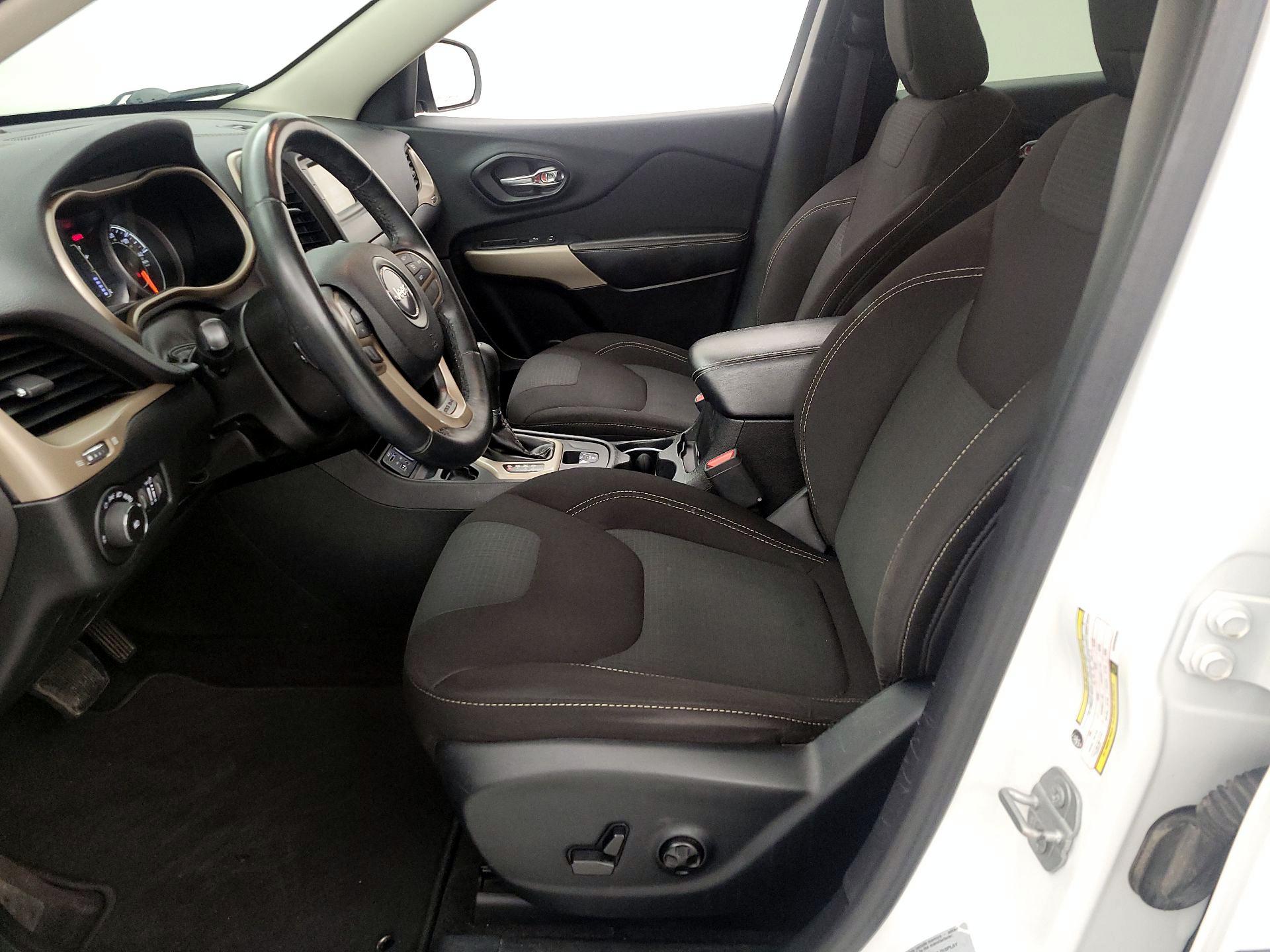 Thumbnail: 2017 Jeep Cherokee - 11