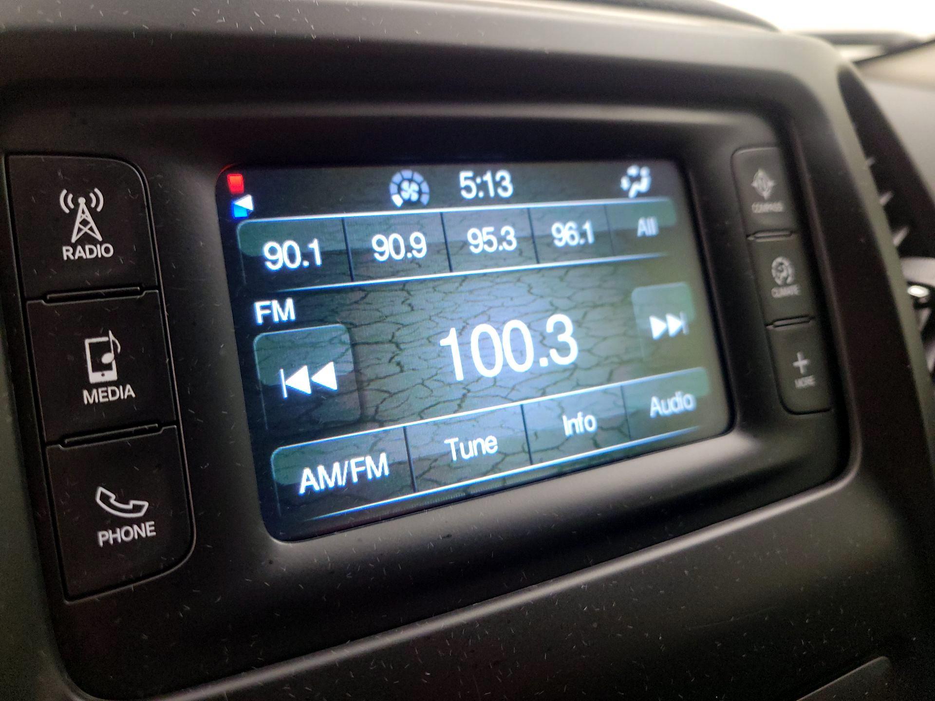 Thumbnail: 2017 Jeep Cherokee - 15