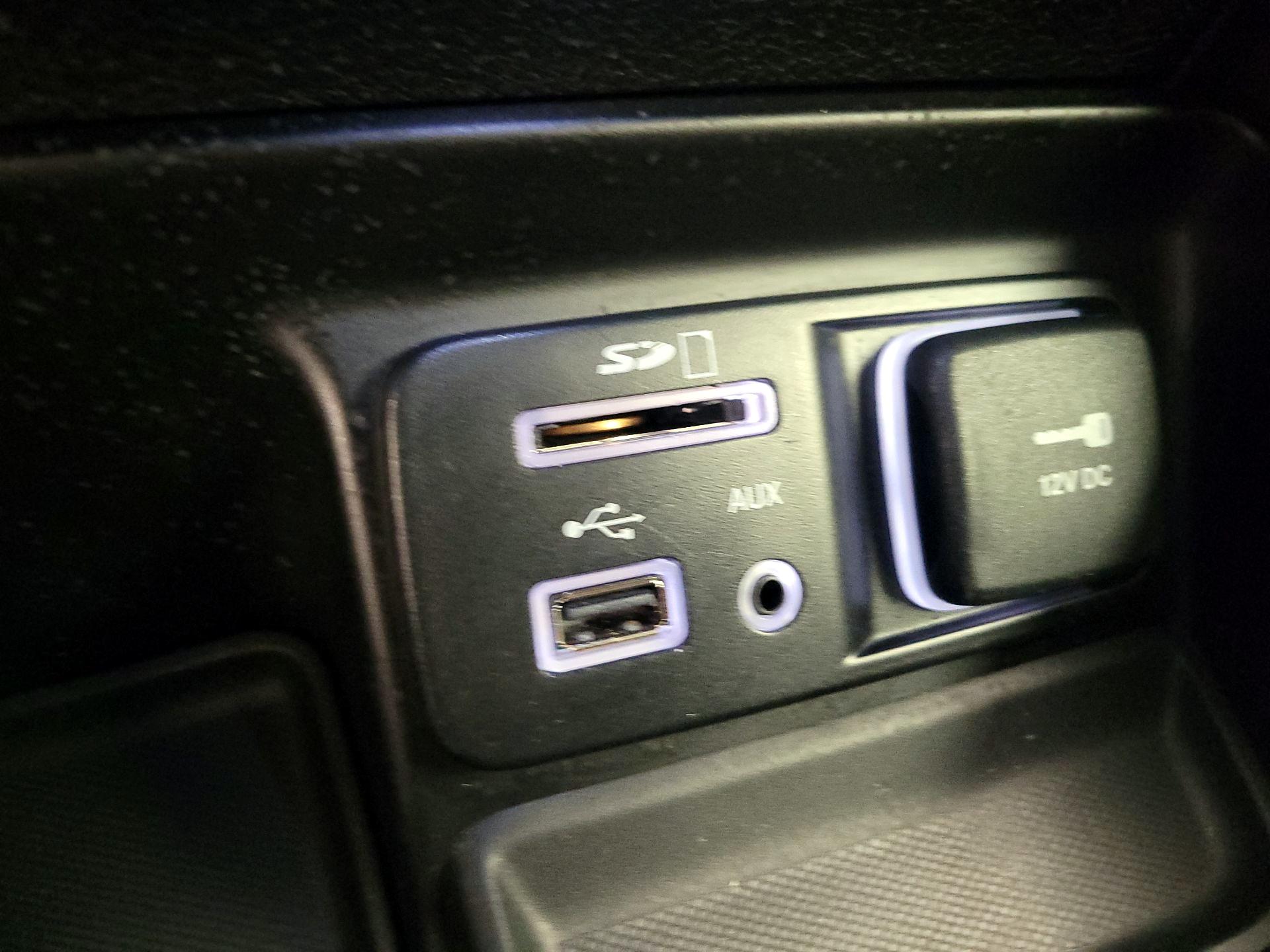 Thumbnail: 2017 Jeep Cherokee - 18