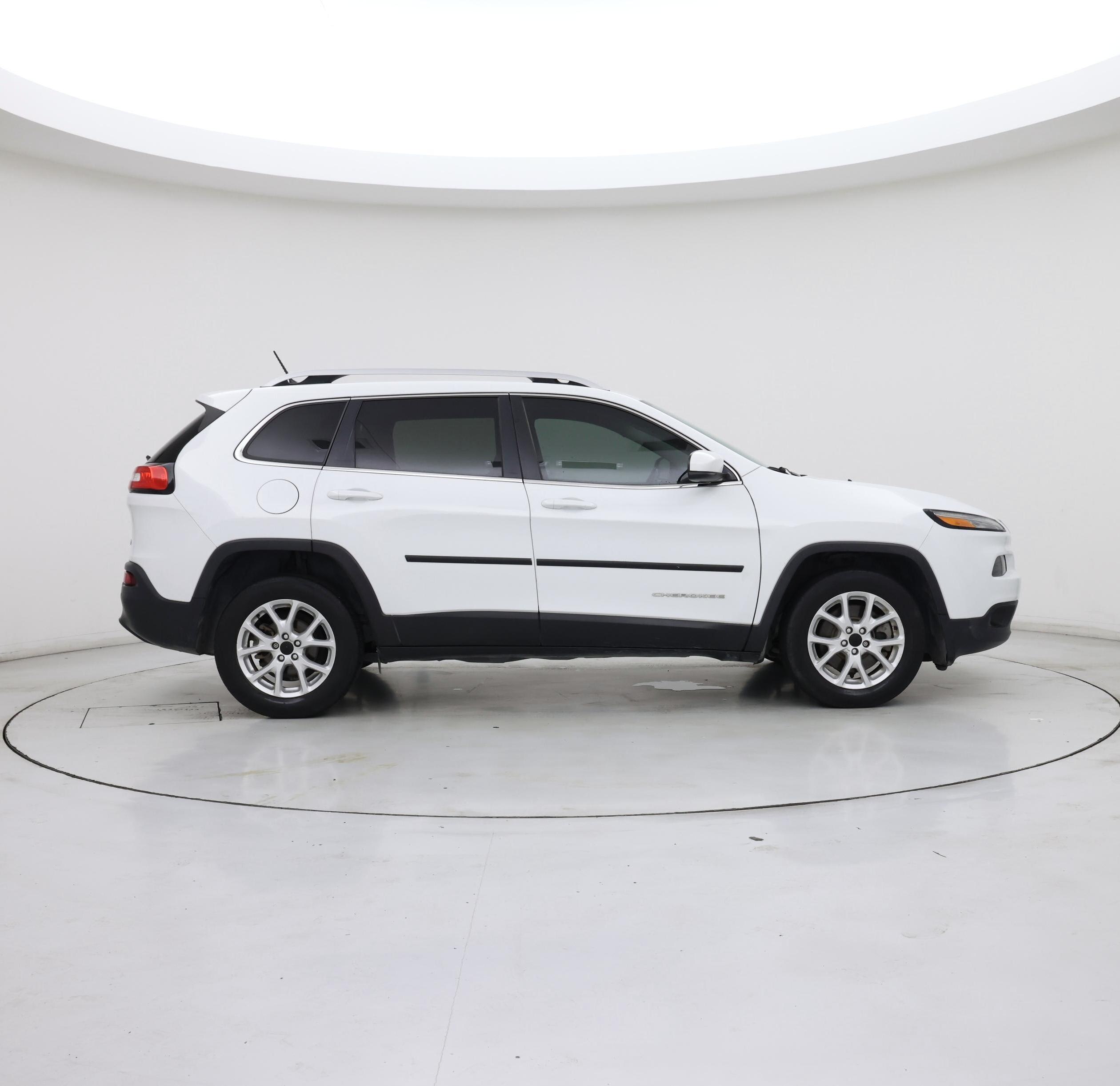 Thumbnail: 2017 Jeep Cherokee - 7