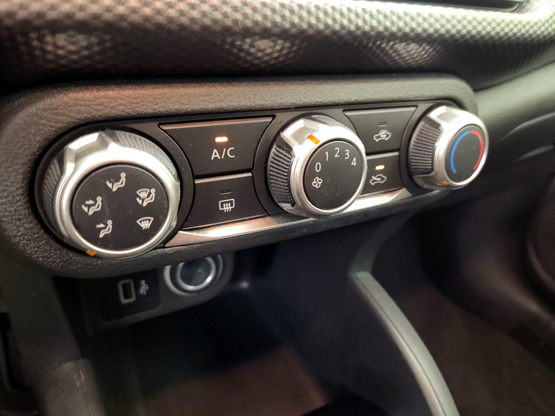 Thumbnail: 2020 Nissan Kicks - 16