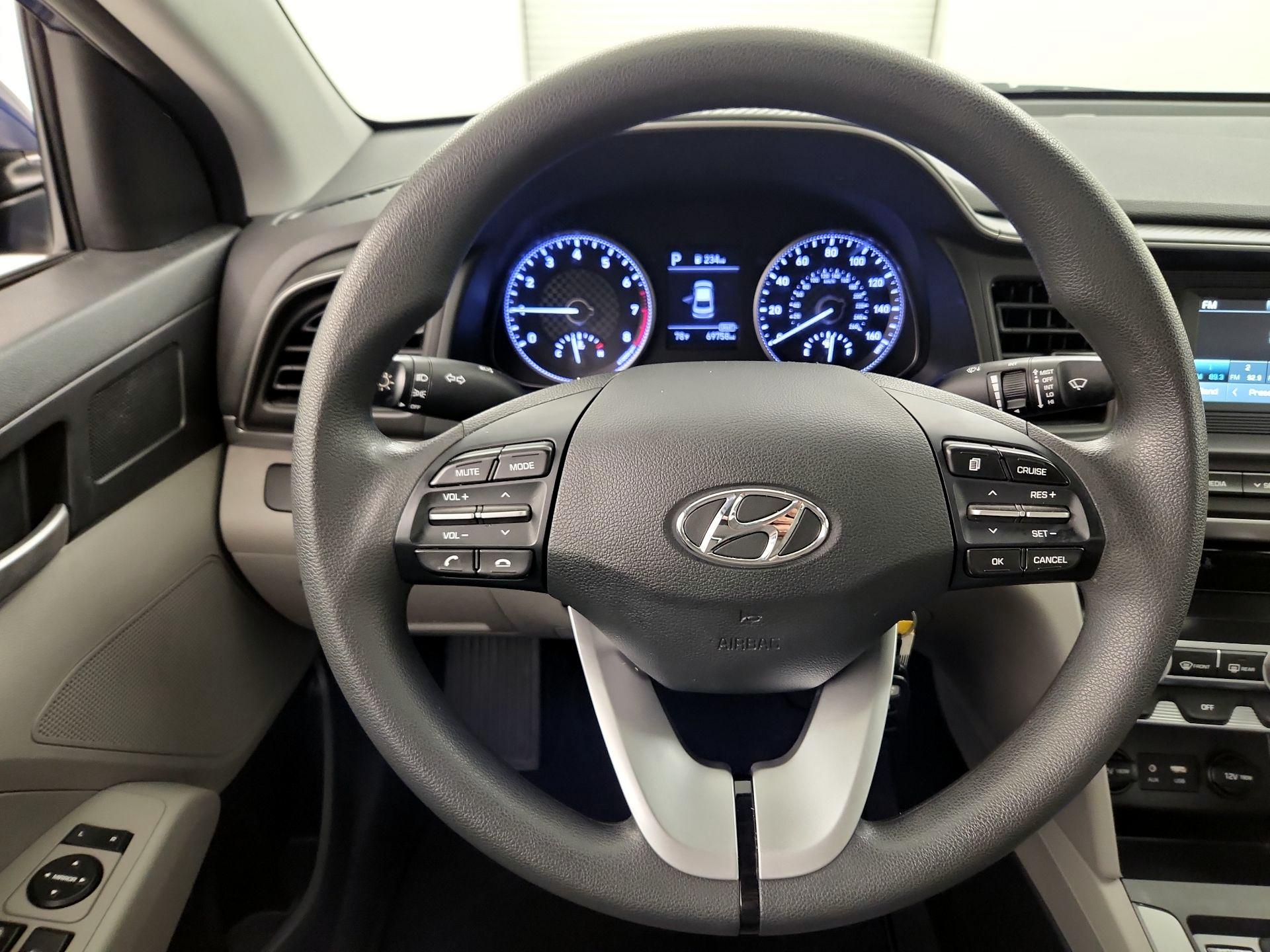 Thumbnail: 2020 Hyundai Elantra - 10