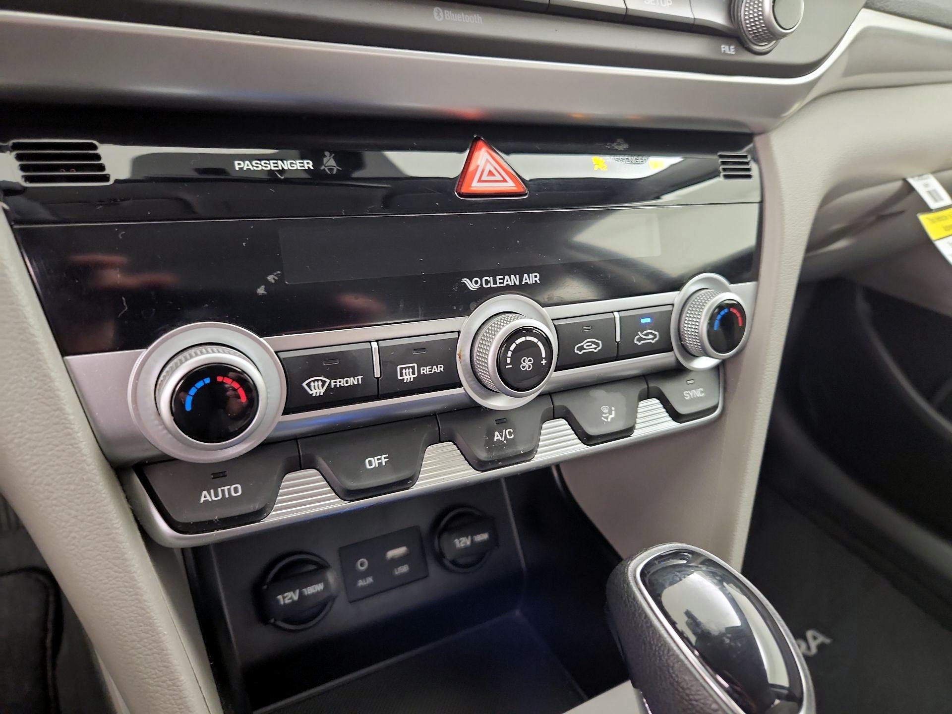 Thumbnail: 2020 Hyundai Elantra - 16