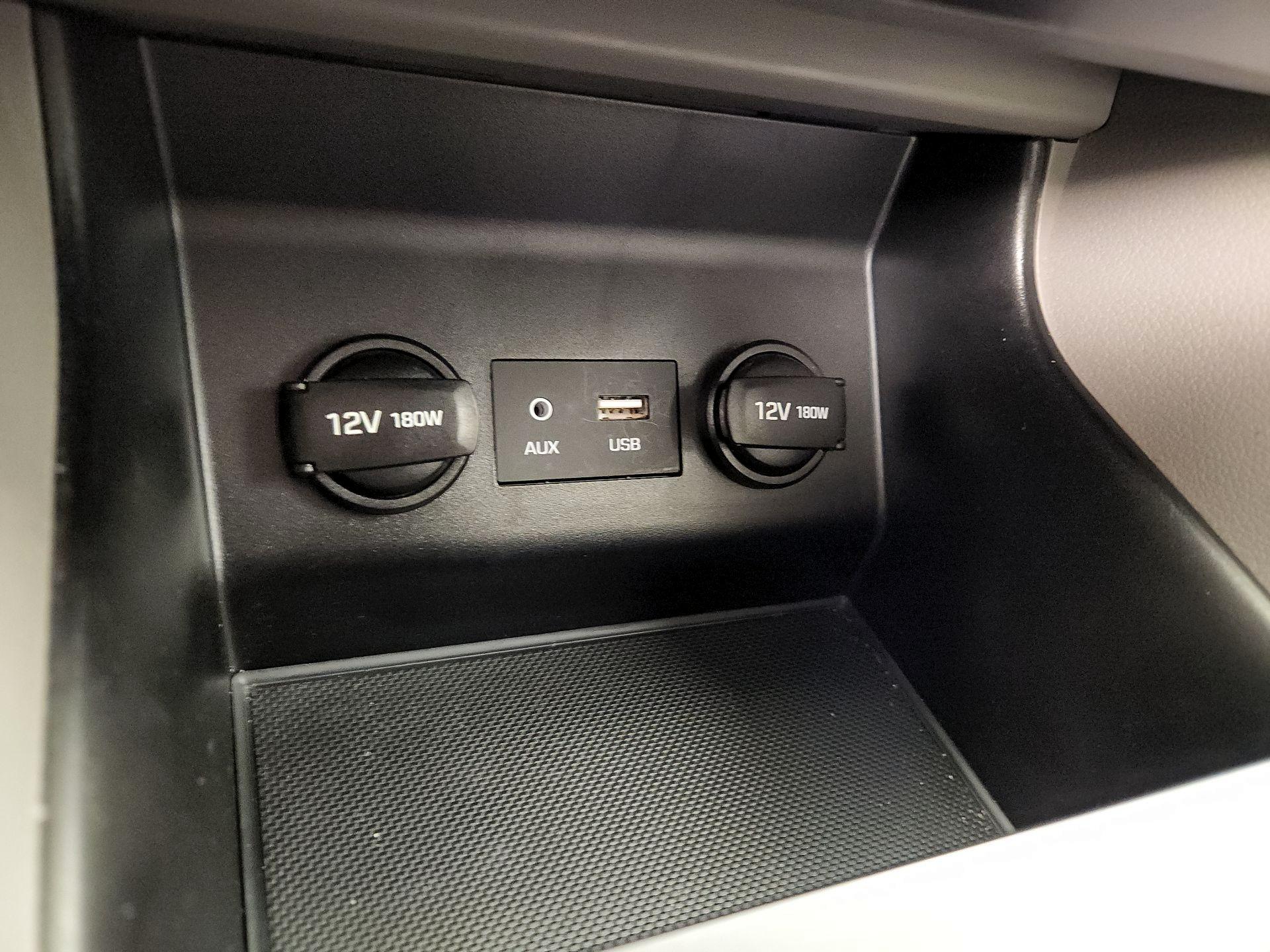 Thumbnail: 2020 Hyundai Elantra - 18