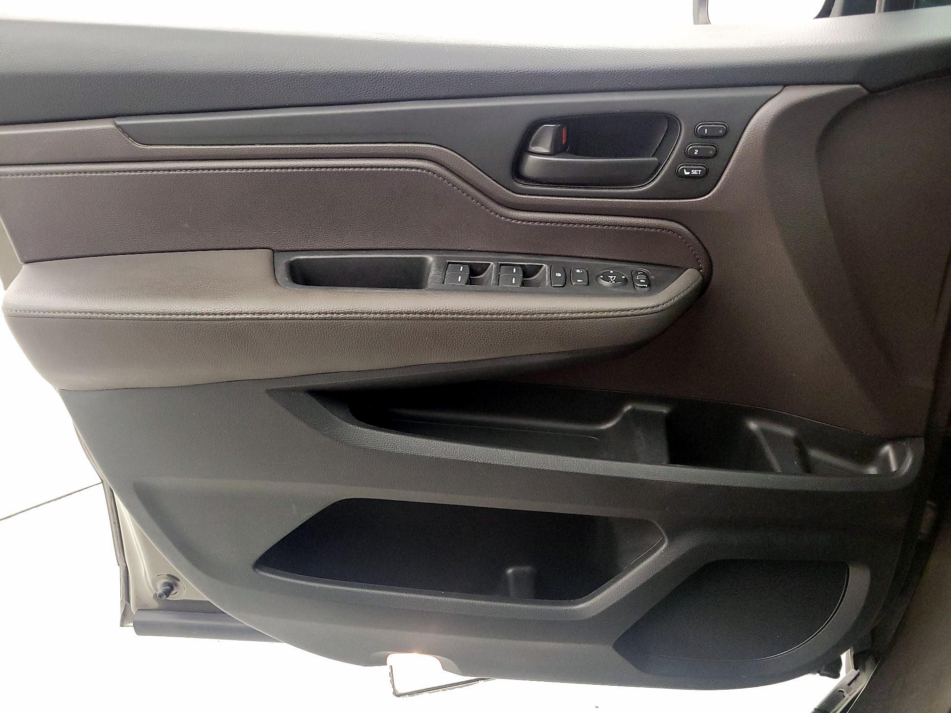 Thumbnail: 2019 Honda Odyssey - 12