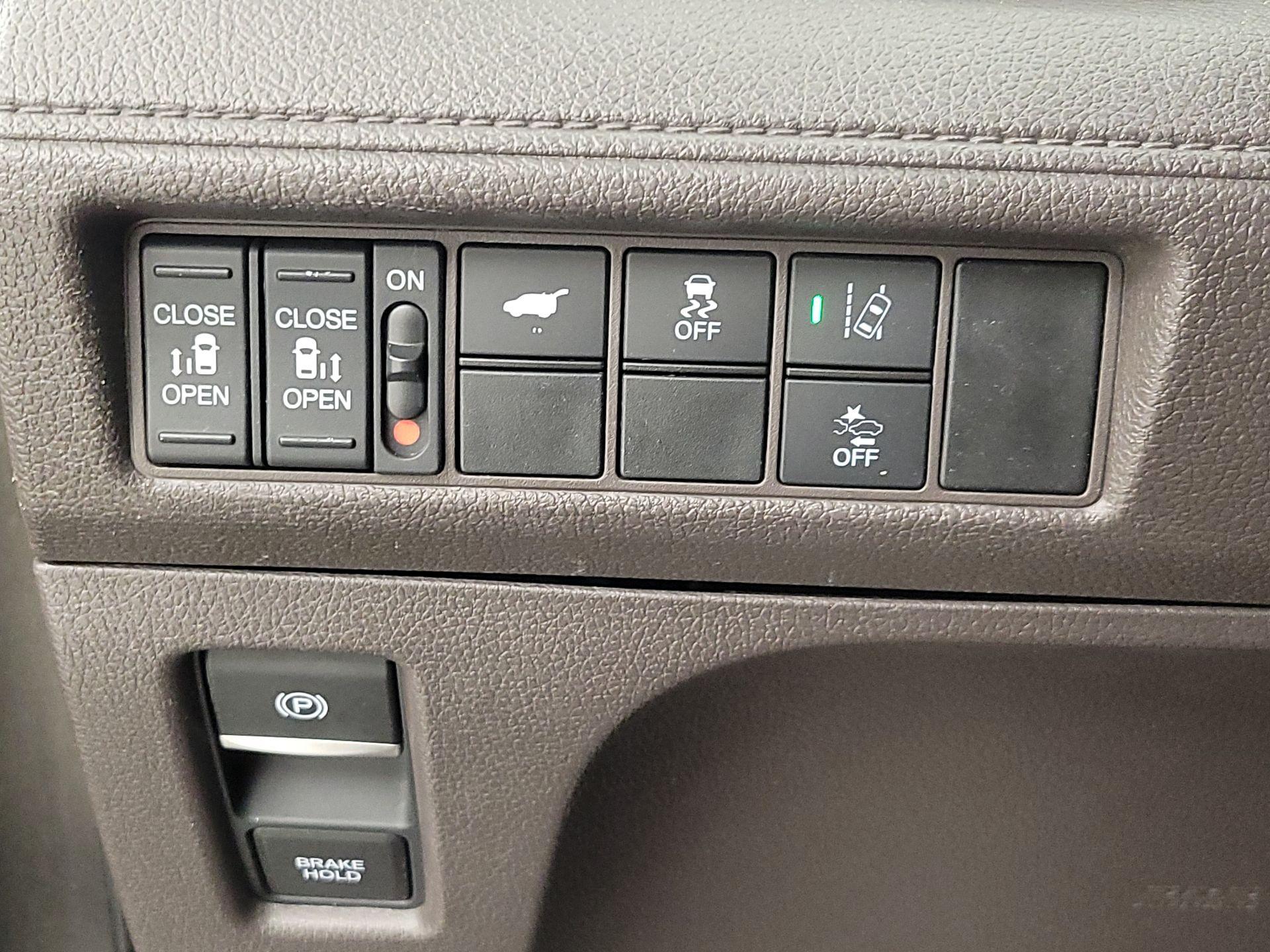 Thumbnail: 2019 Honda Odyssey - 13