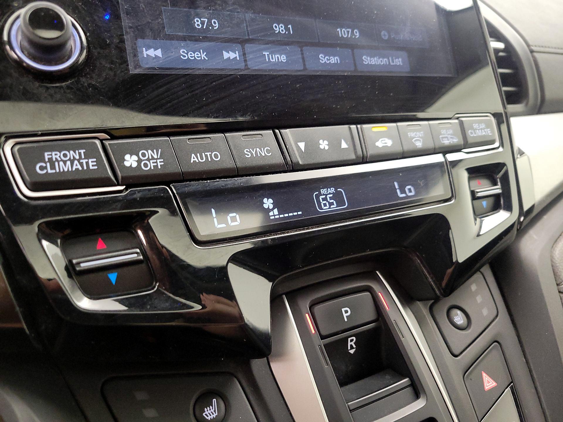 Thumbnail: 2019 Honda Odyssey - 16