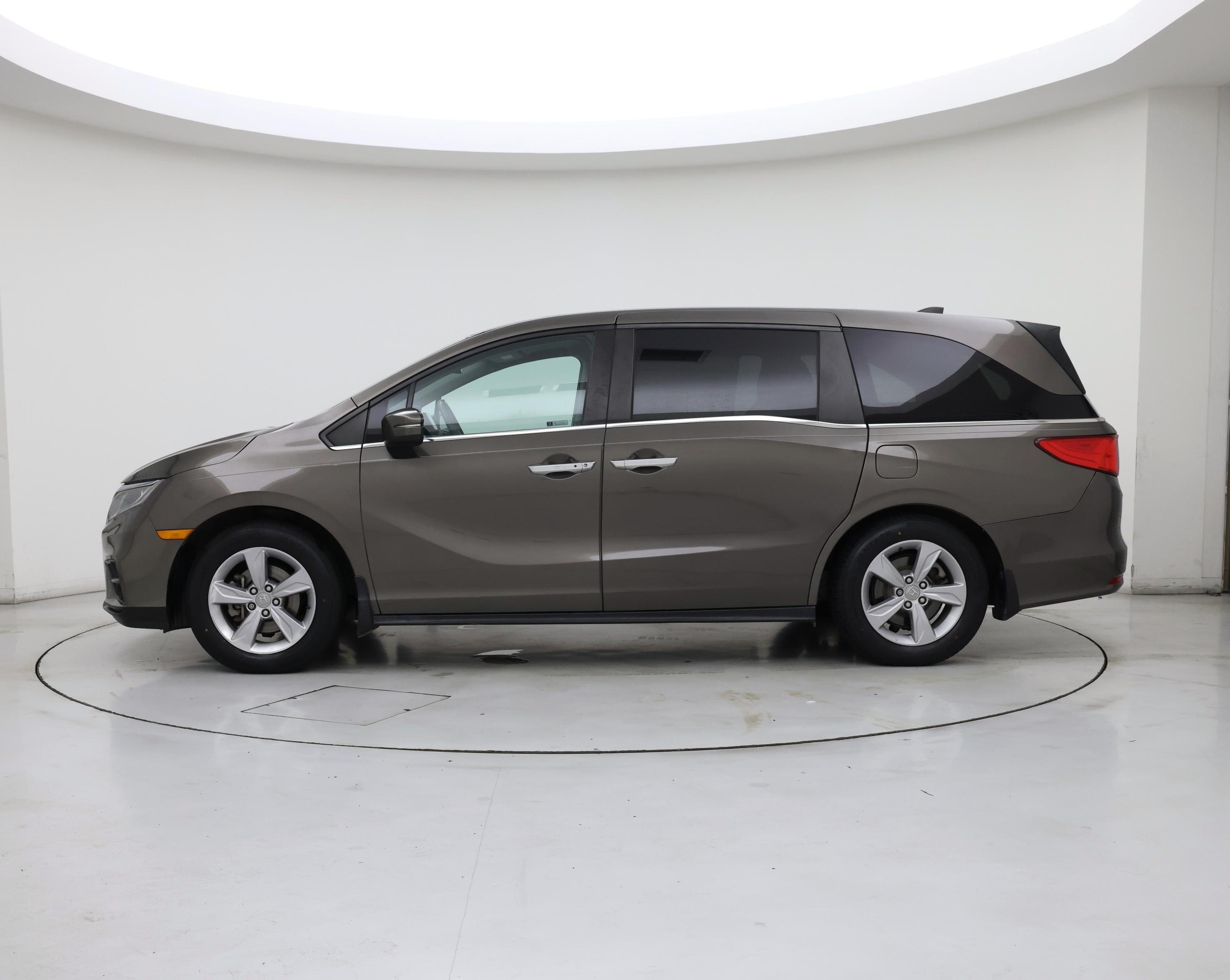 Thumbnail: 2019 Honda Odyssey - 3