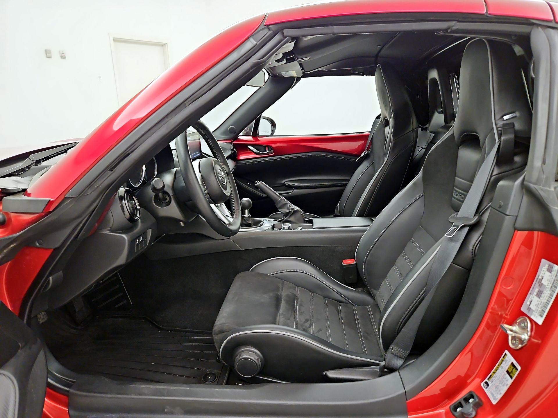 Thumbnail: 2022 Mazda MX-5 Miata - 11