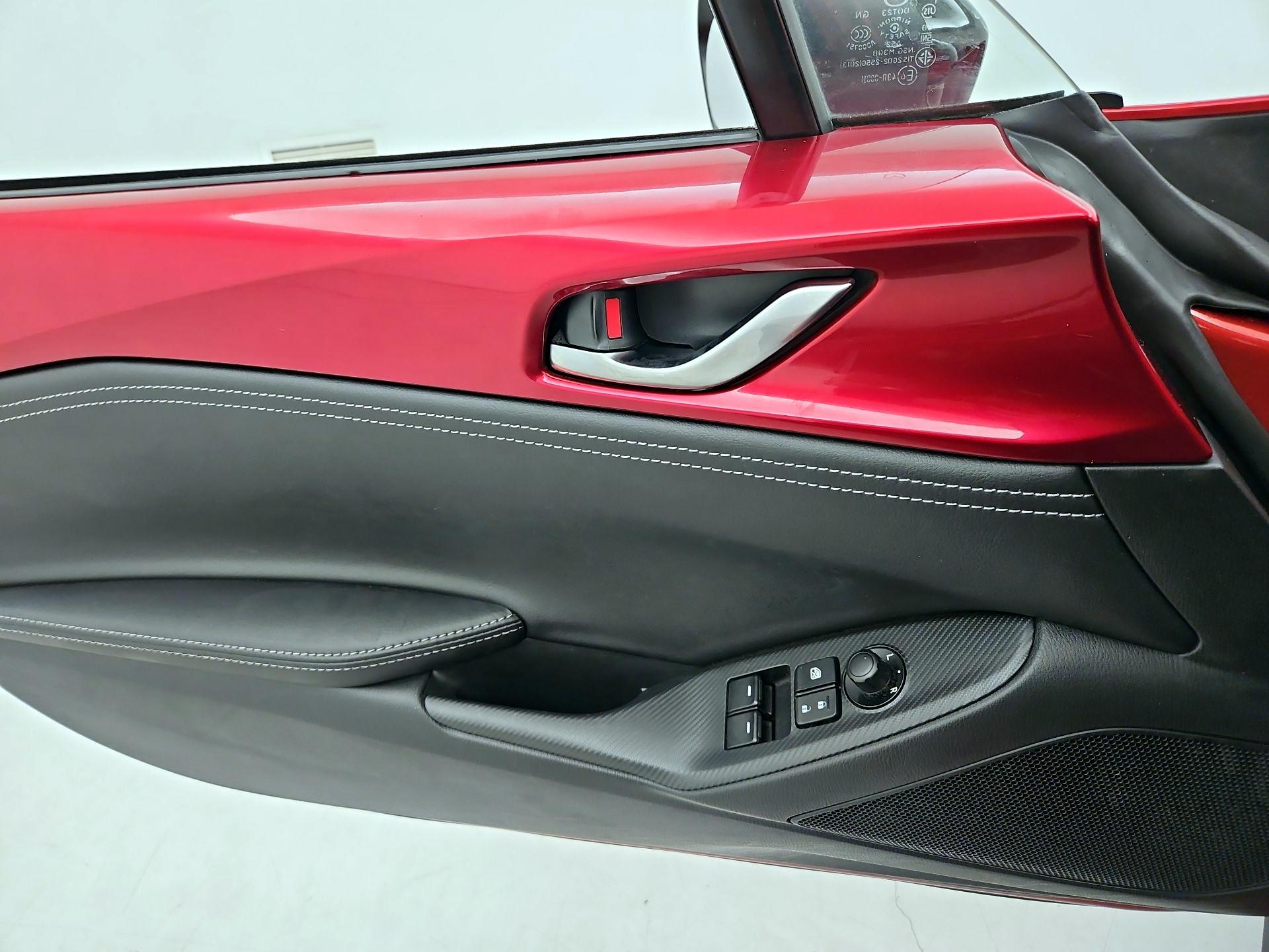 Thumbnail: 2022 Mazda MX-5 Miata - 12