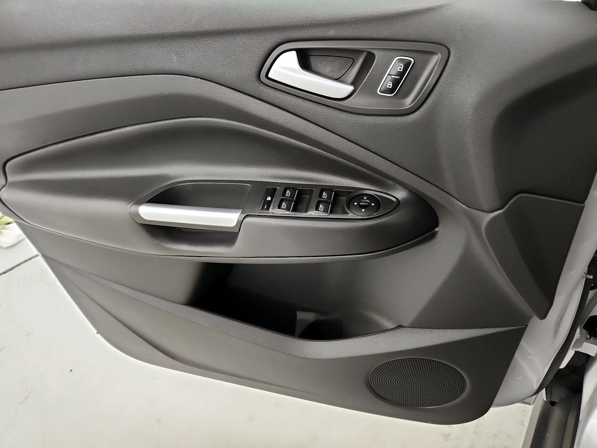 Thumbnail: 2016 Ford C-Max - 12