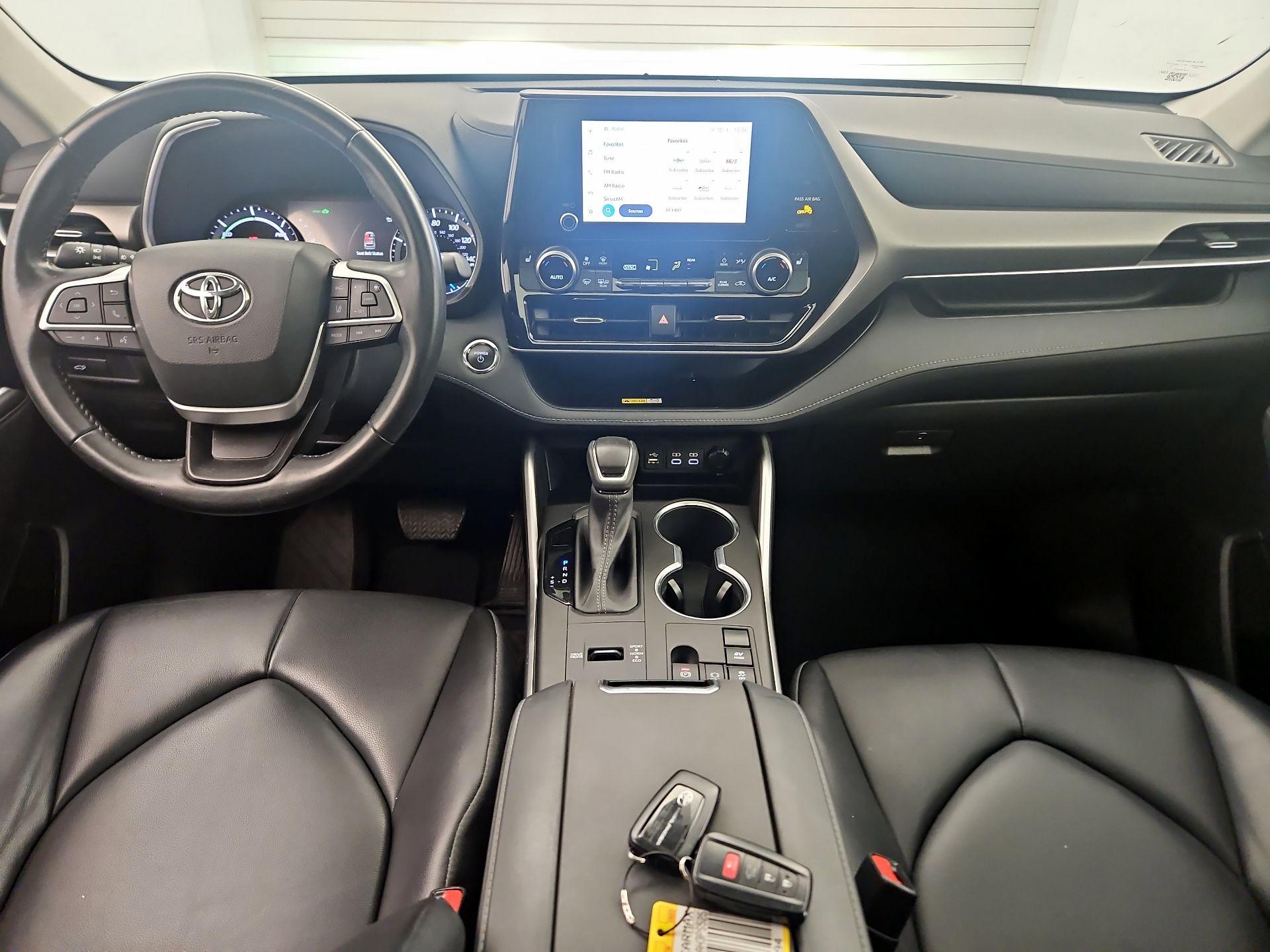 Thumbnail: 2023 Toyota Highlander - 9