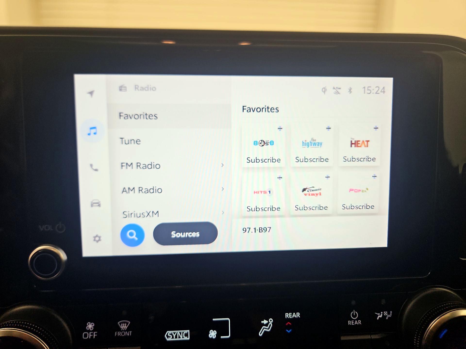 Thumbnail: 2023 Toyota Highlander - 15
