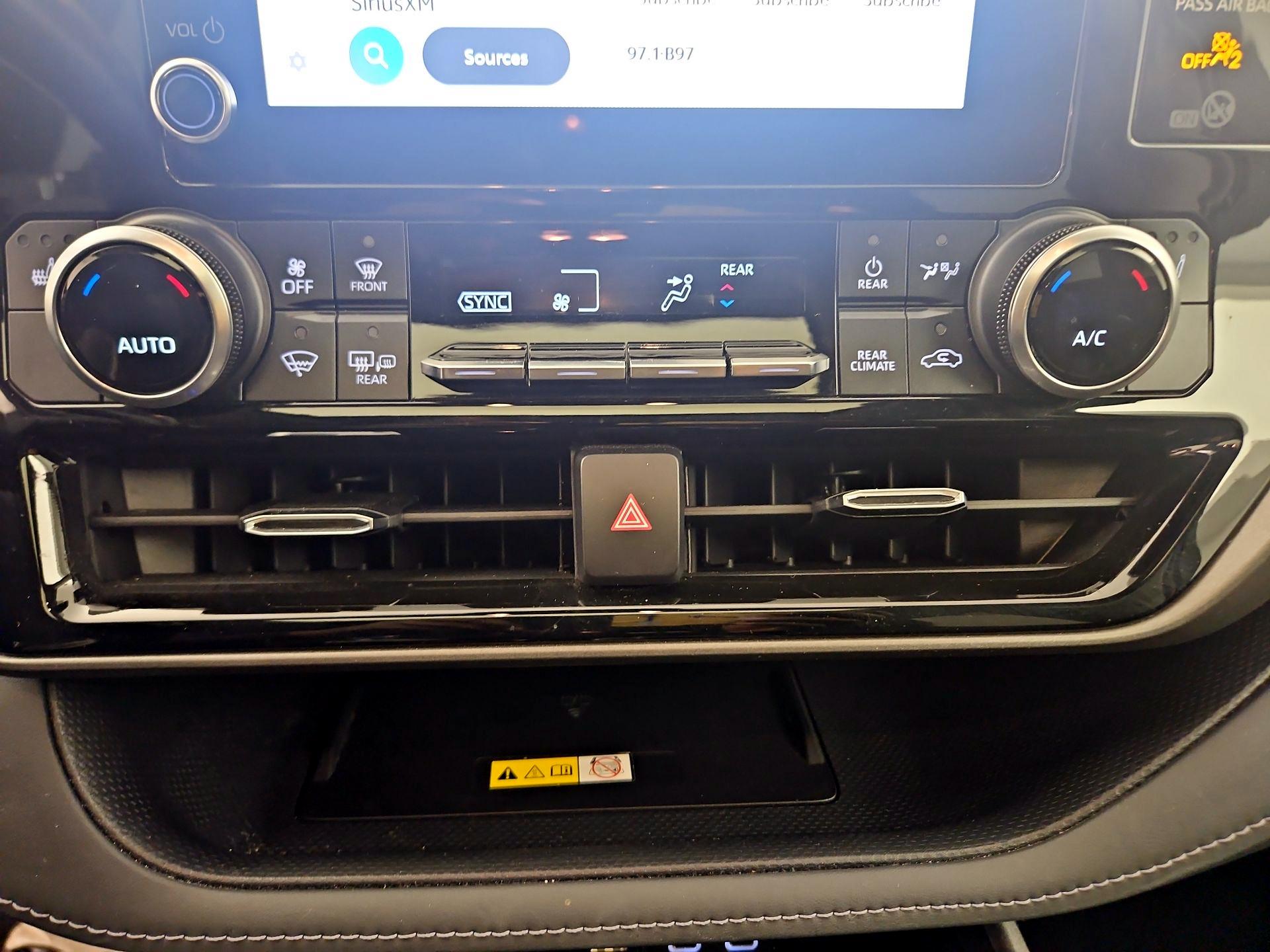 Thumbnail: 2023 Toyota Highlander - 16