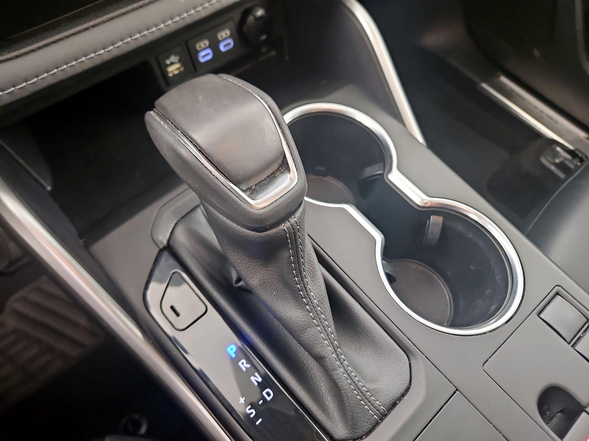 Thumbnail: 2023 Toyota Highlander - 17