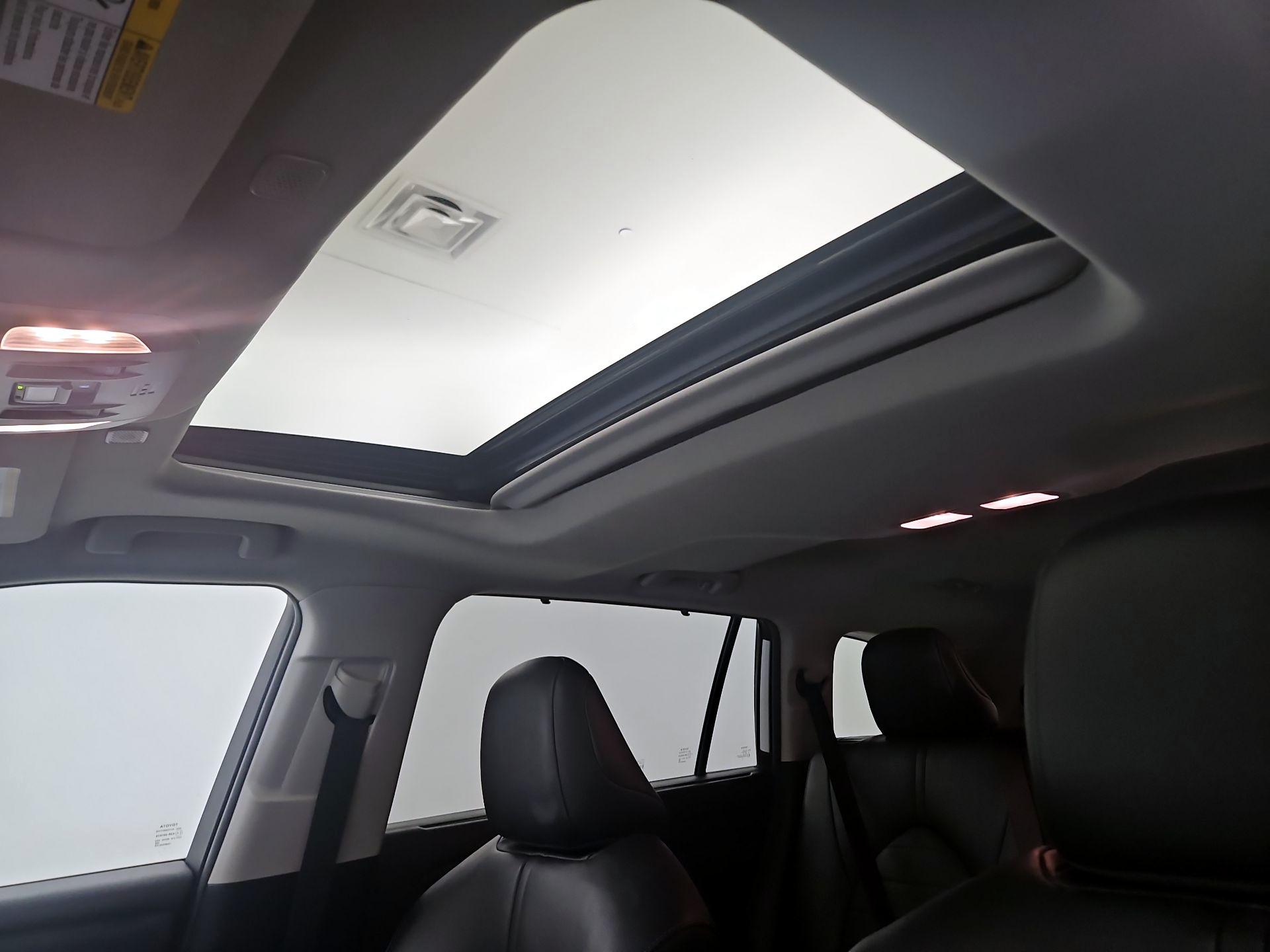 Thumbnail: 2023 Toyota Highlander - 18