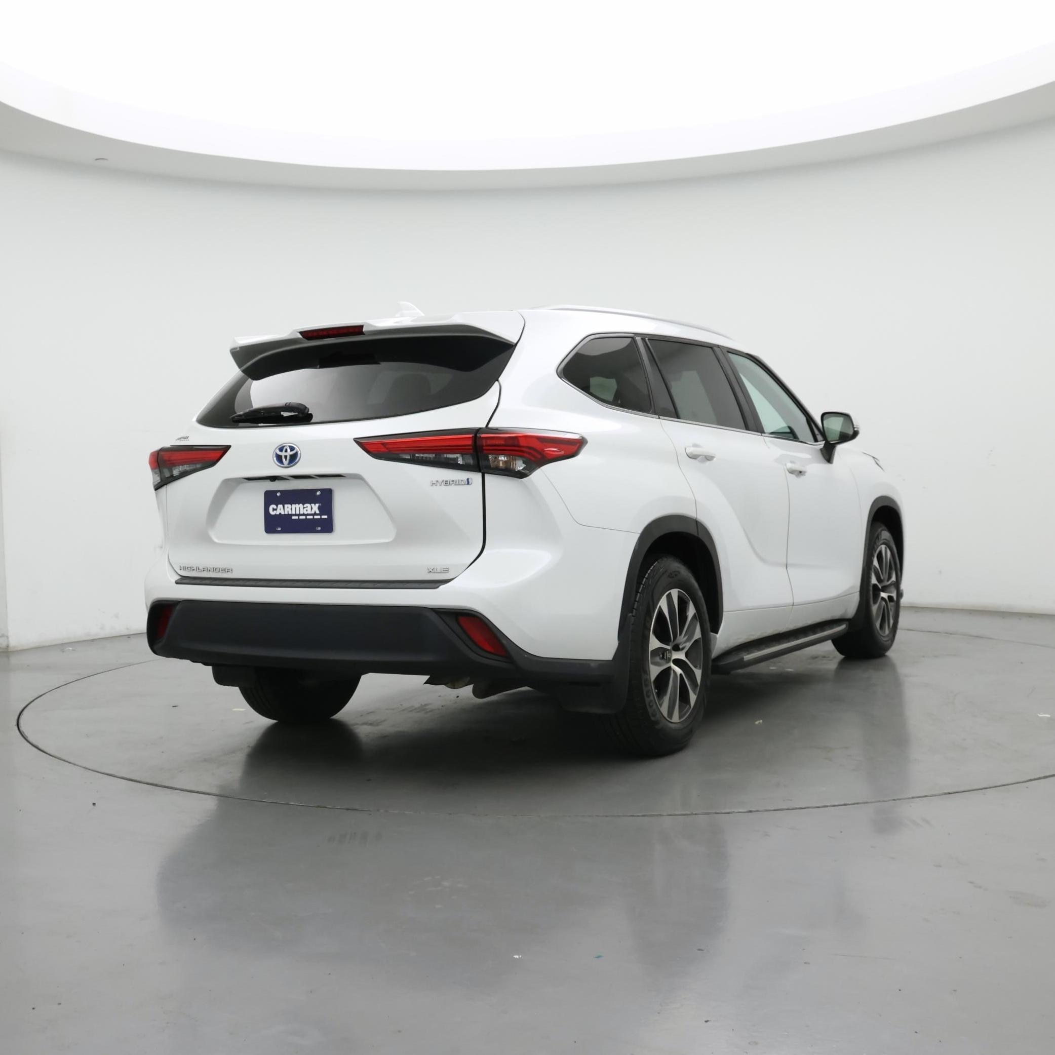 Thumbnail: 2023 Toyota Highlander - 8