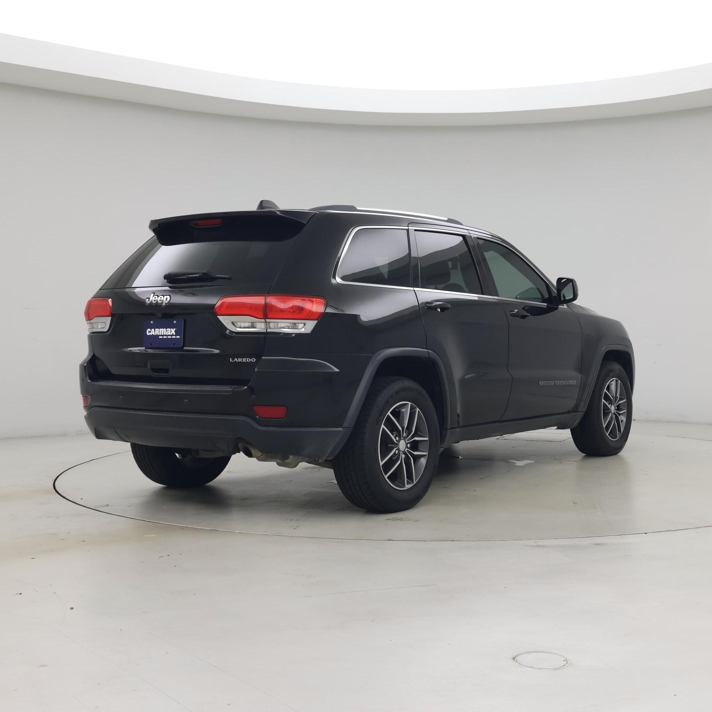 Thumbnail: 2018 Jeep Grand Cherokee - 8