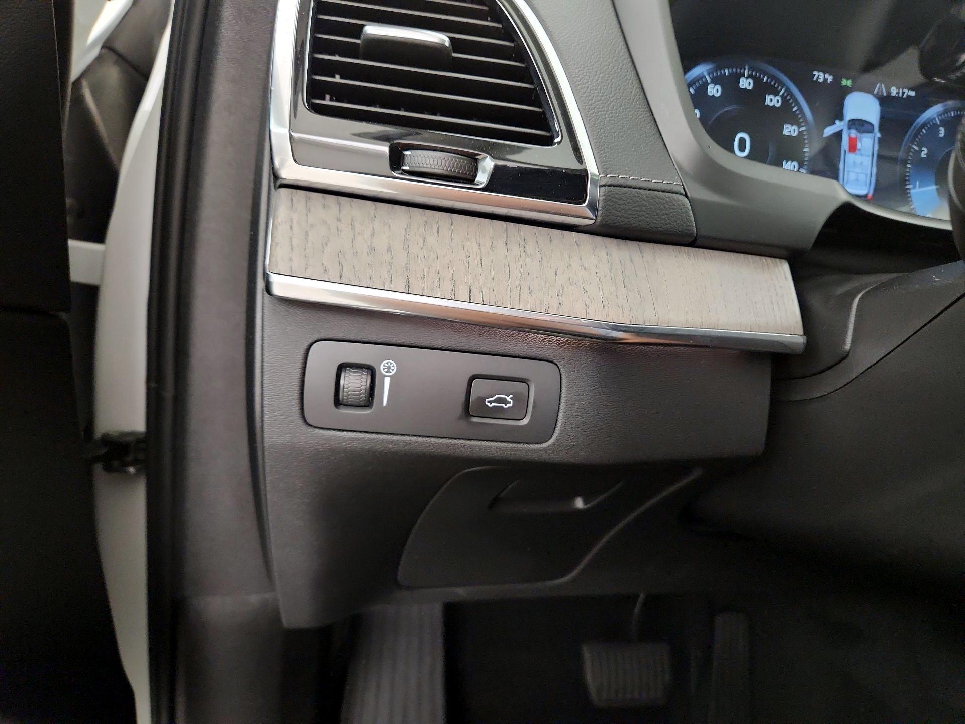 Thumbnail: 2022 Volvo XC90 - 13