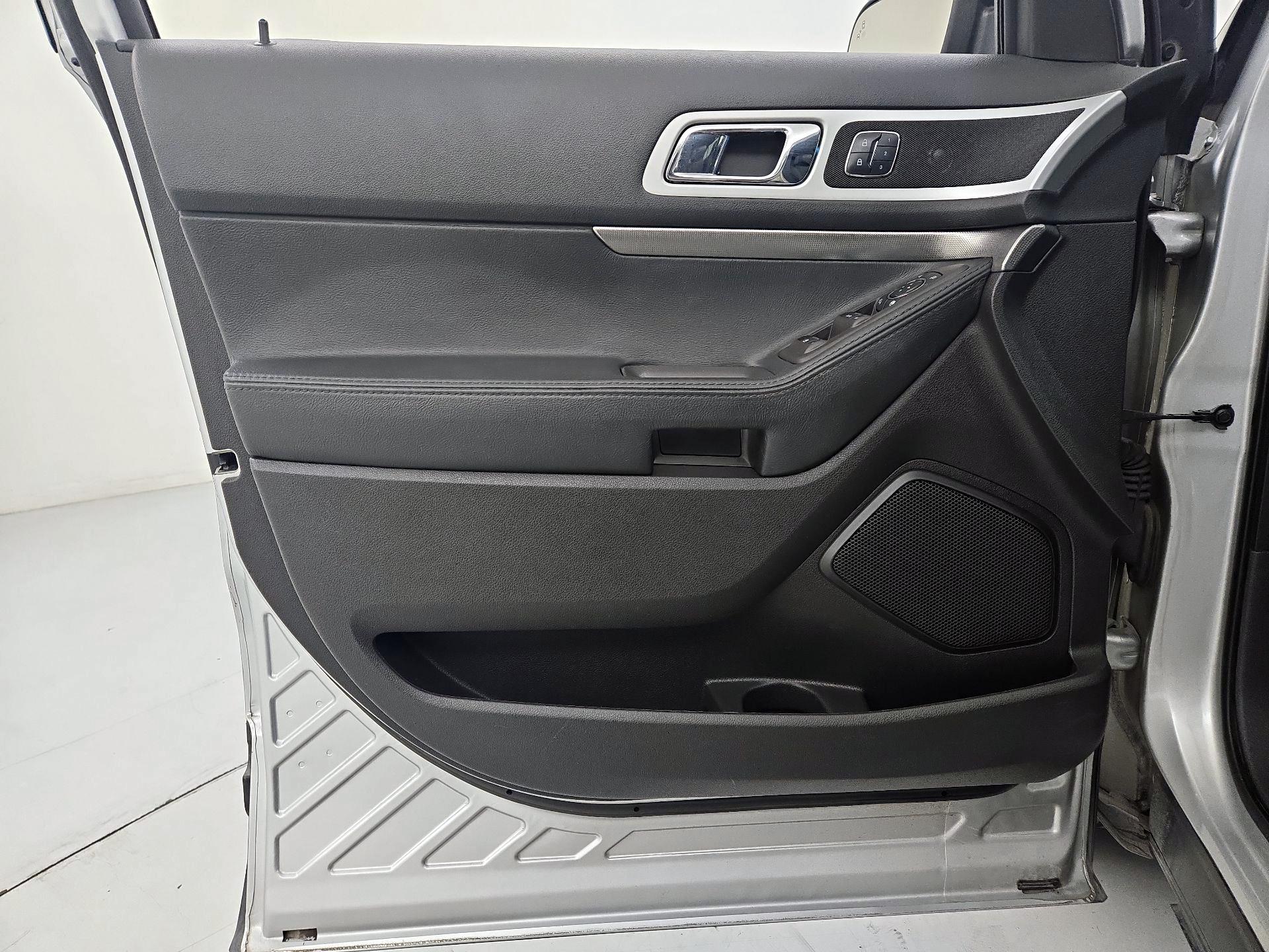 Thumbnail: 2014 Ford Explorer - 12