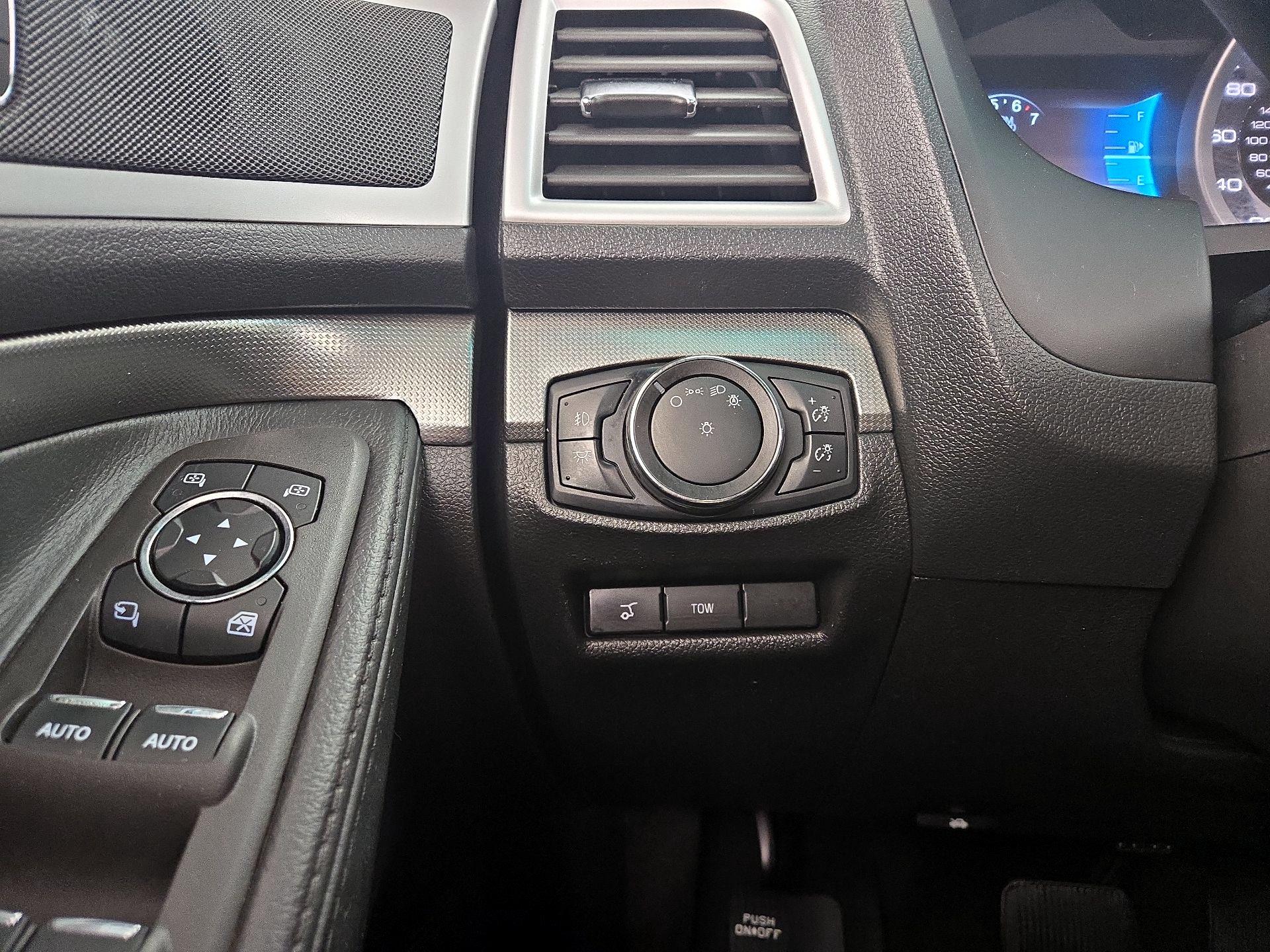 Thumbnail: 2014 Ford Explorer - 13