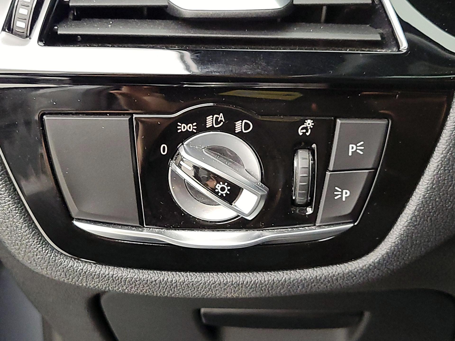 Thumbnail: 2023 BMW 5 Series - 13