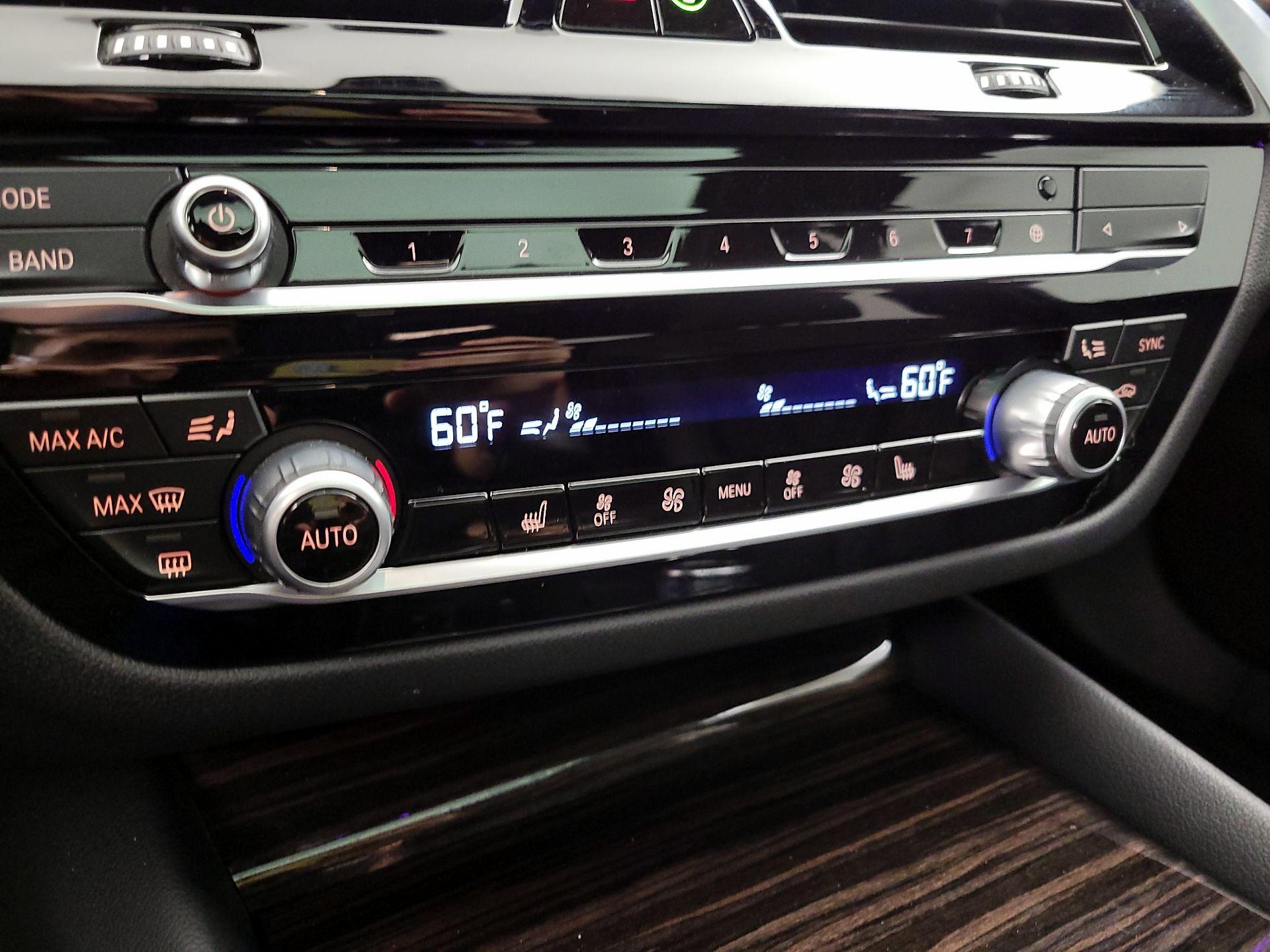 Thumbnail: 2023 BMW 5 Series - 17