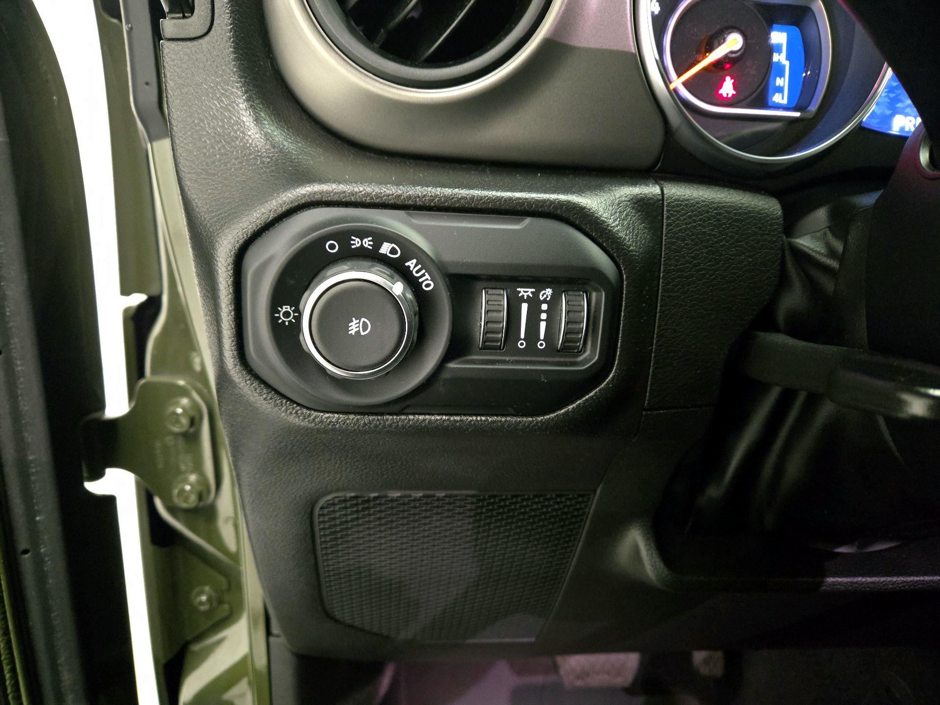 Thumbnail: 2022 Jeep Wrangler - 13