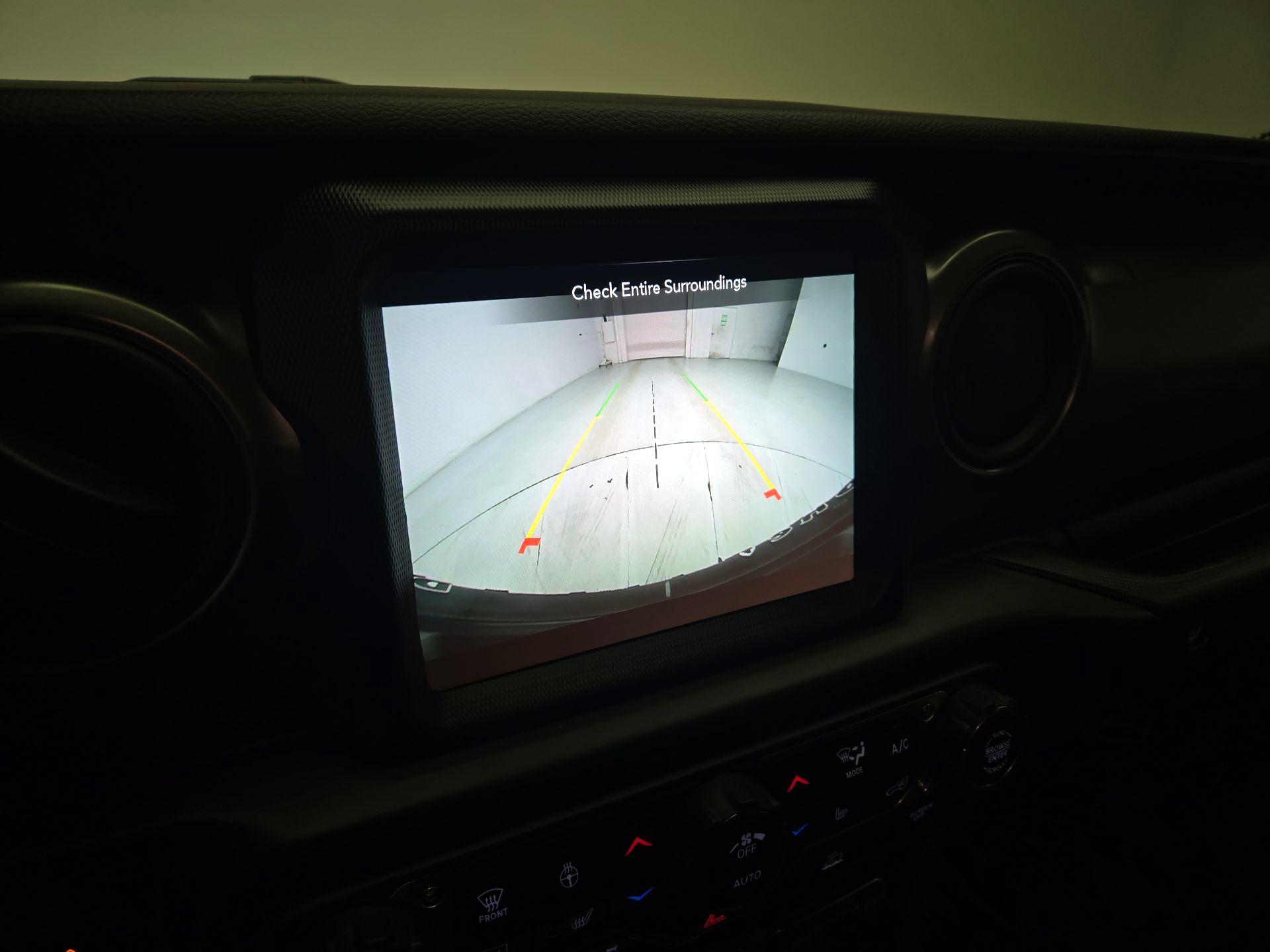 Thumbnail: 2022 Jeep Wrangler - 15