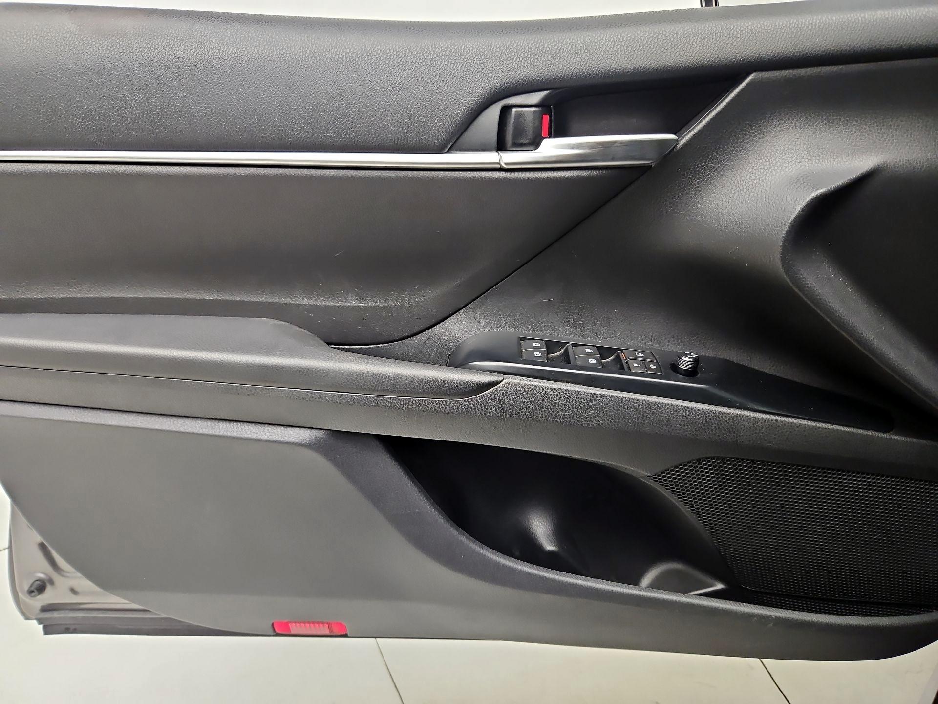 Thumbnail: 2020 Toyota Camry - 12