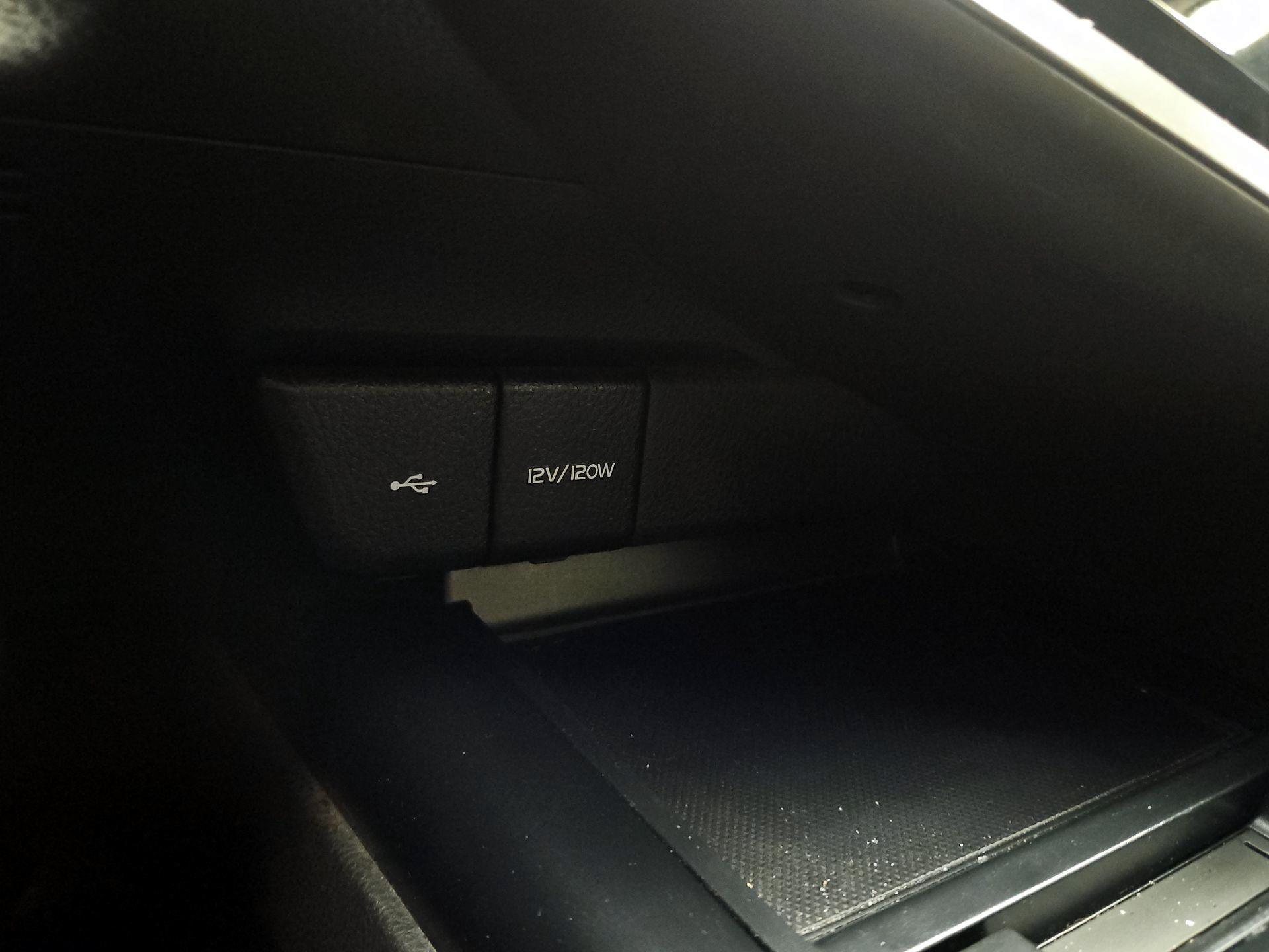 Thumbnail: 2020 Toyota Camry - 18