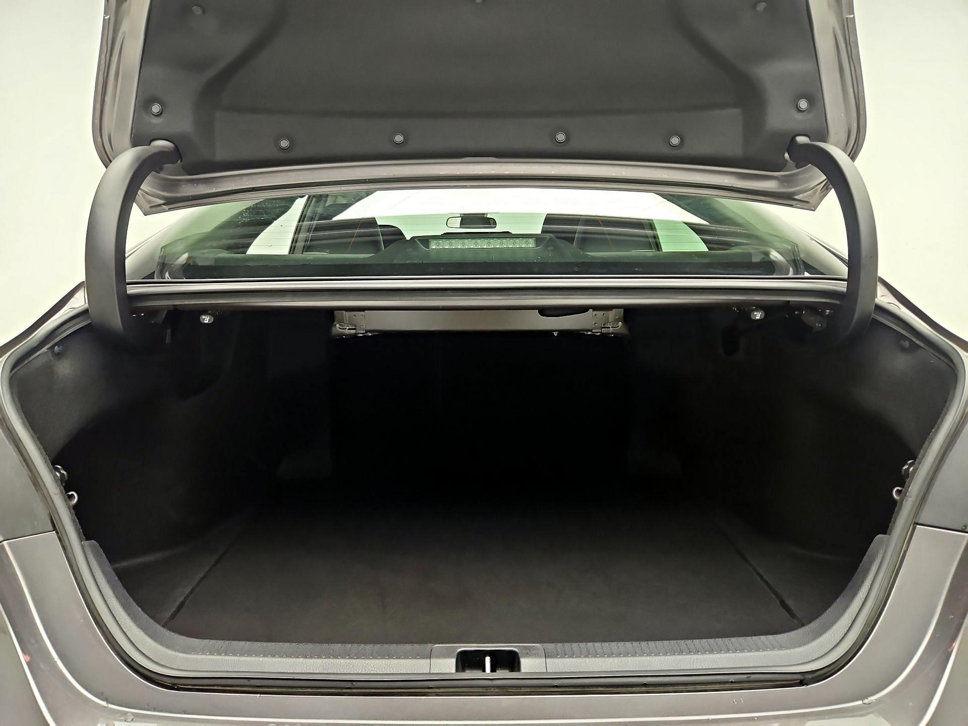 Thumbnail: 2020 Toyota Camry - 20