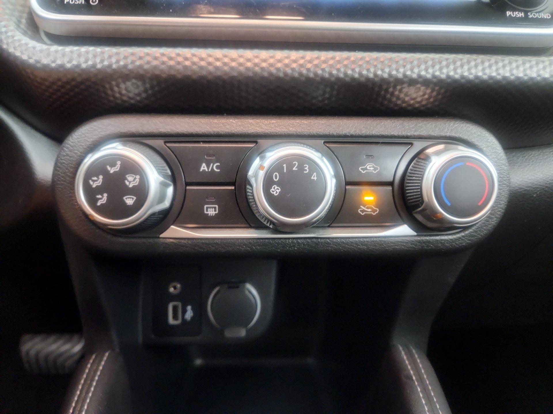 Thumbnail: 2019 Nissan Kicks - 14