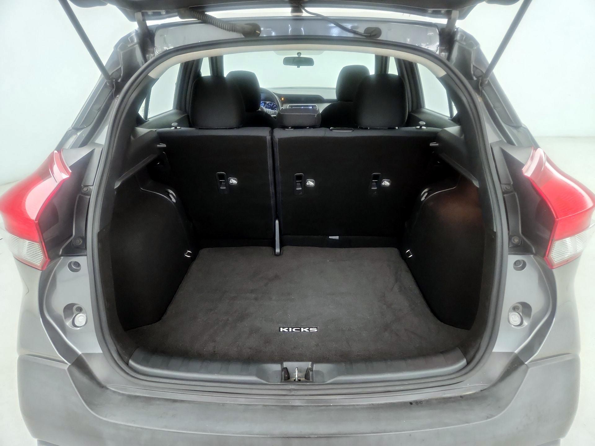 Thumbnail: 2019 Nissan Kicks - 16