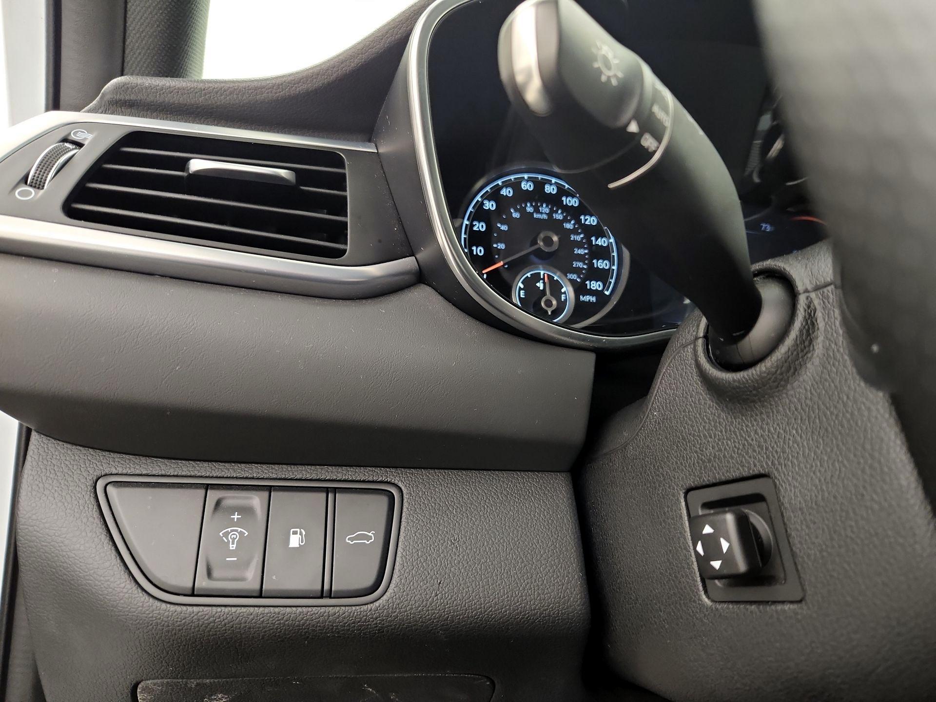 Thumbnail: 2023 Genesis G70 - 13