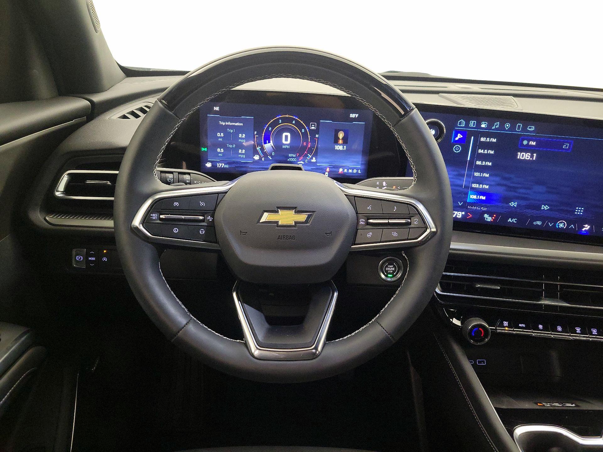 Thumbnail: 2025 Chevrolet Traverse - 10