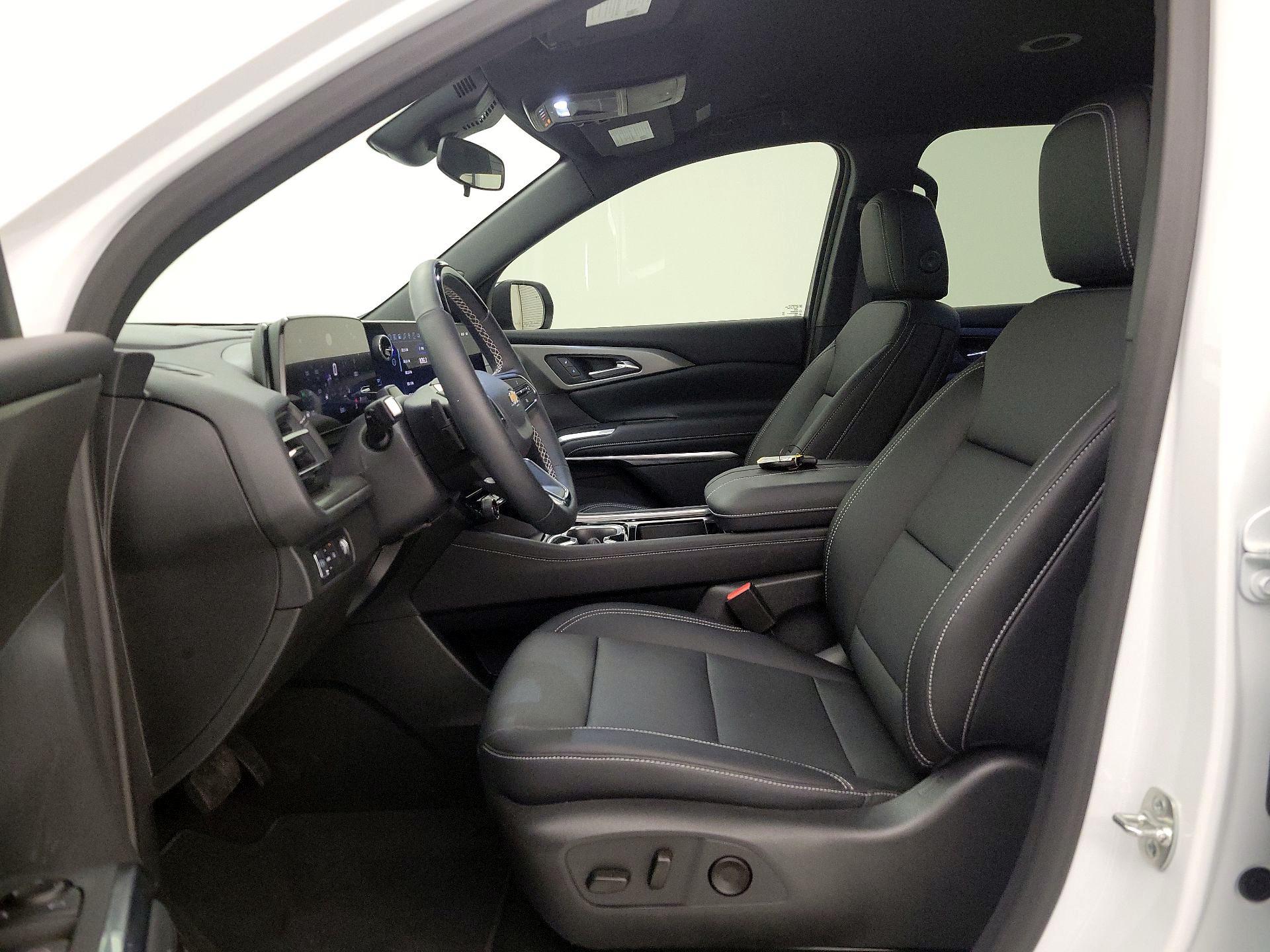 Thumbnail: 2025 Chevrolet Traverse - 11